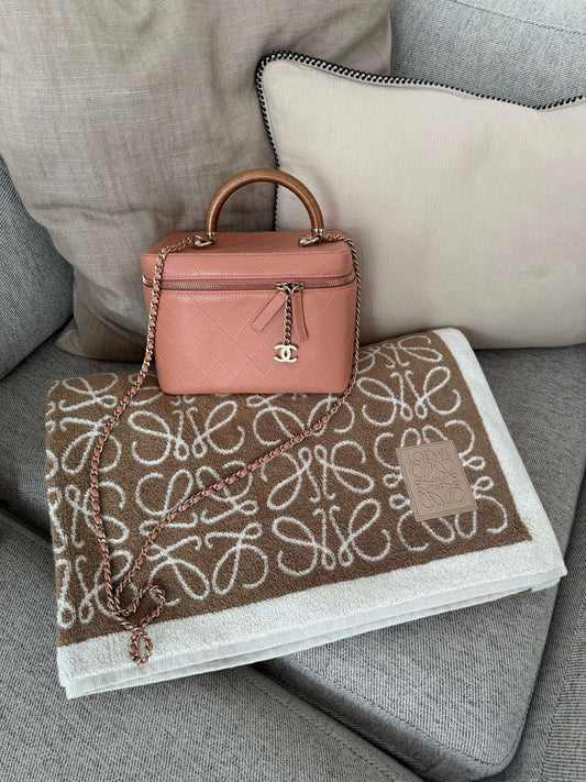 How to Authenticate a Designer Bag: 7 Expert Tips to Shop Smart