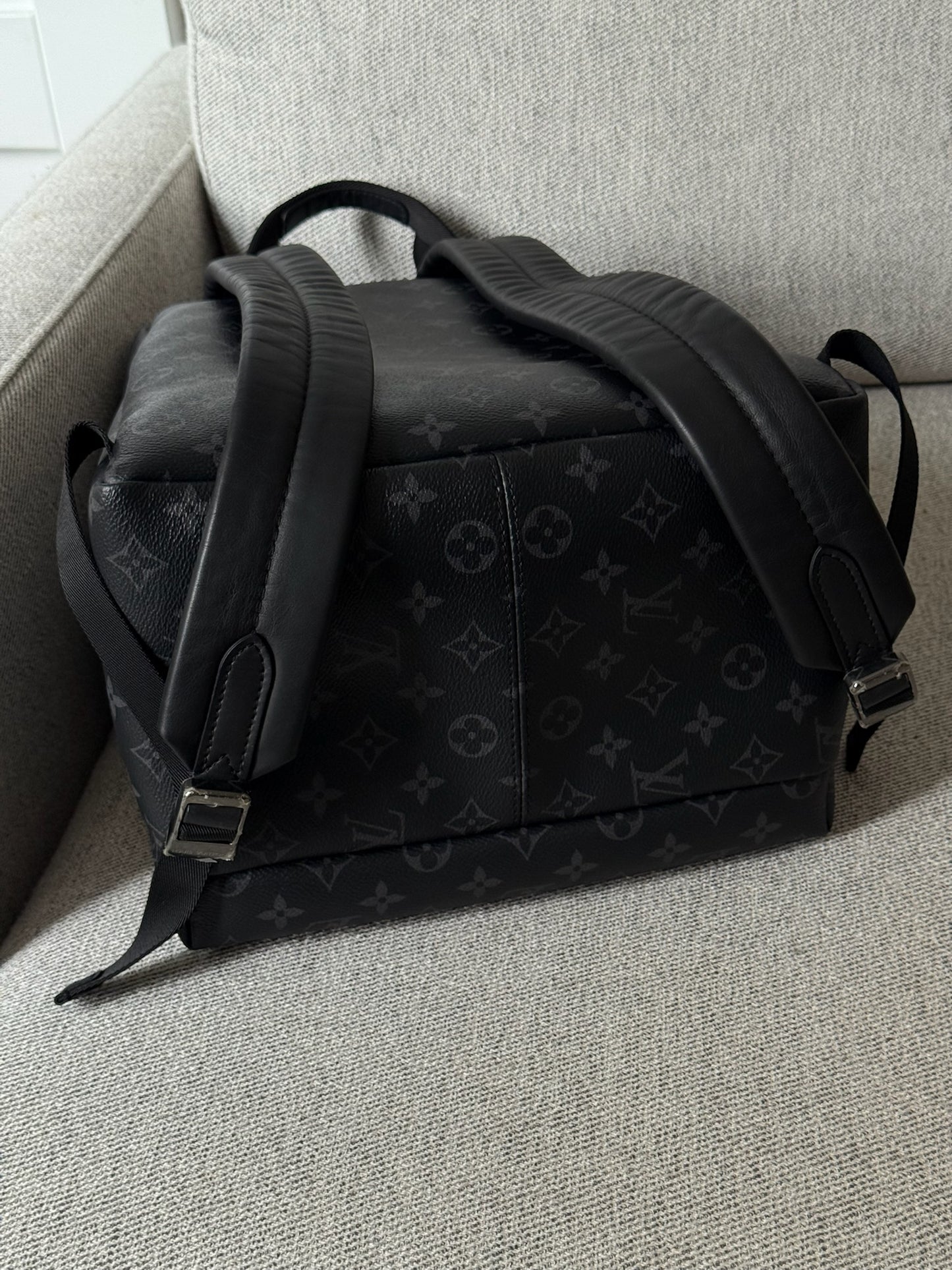 Louis Vuitton Black Discovery PM Monogram BackBag N/A