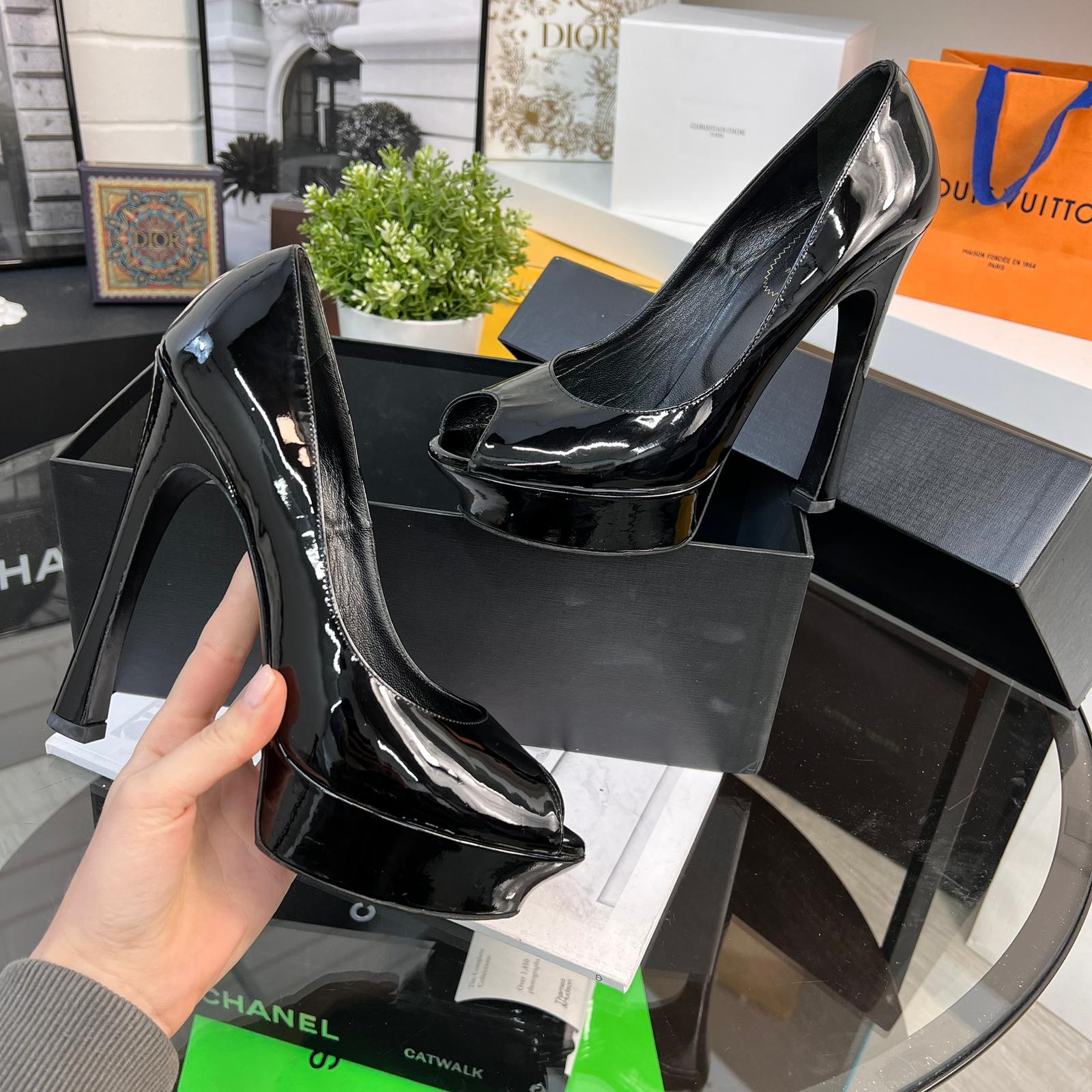 Ysl black 2025 patent heels