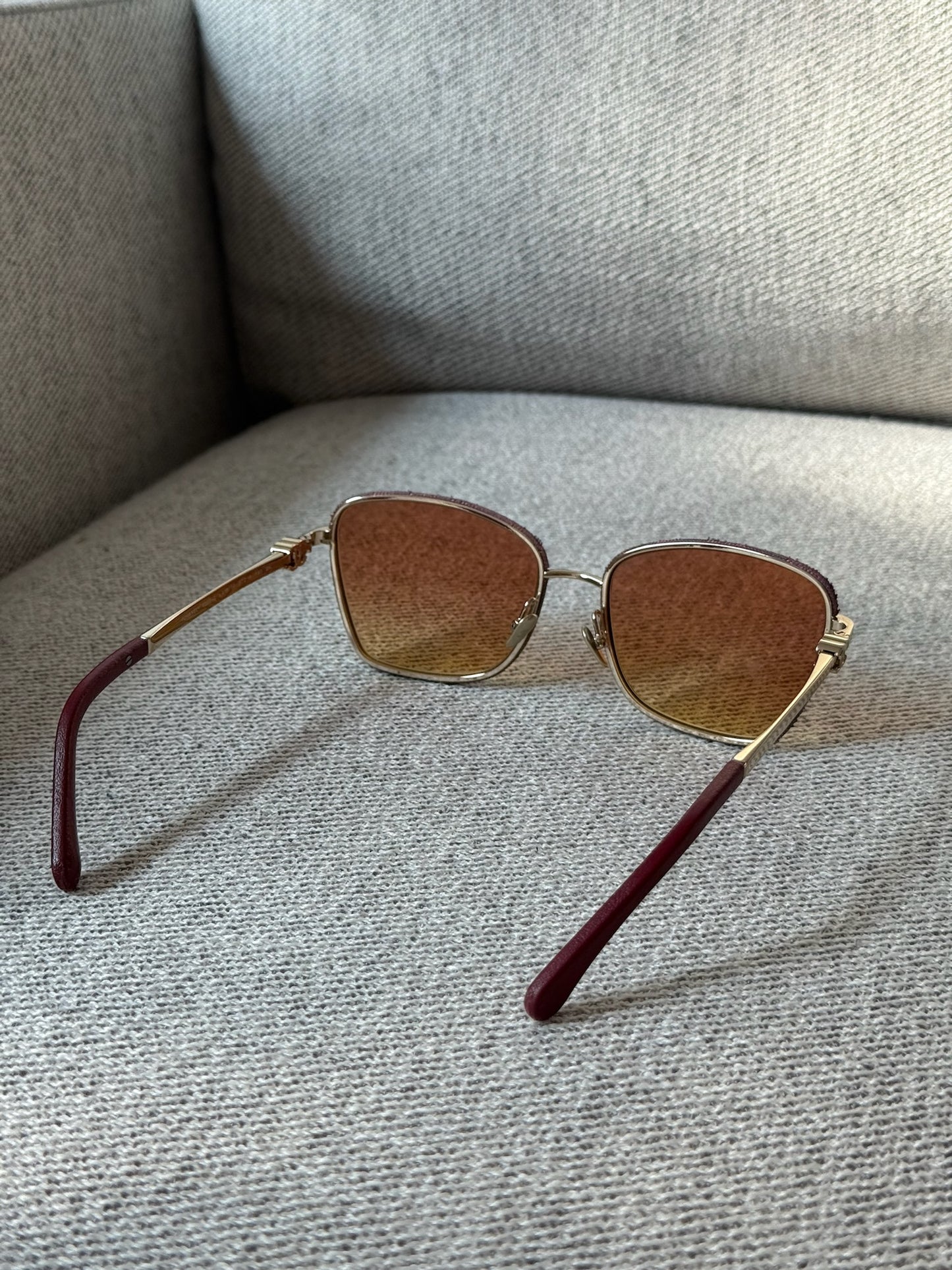 Chanel Square CC Metal, Calfskin
Gold Sunglass