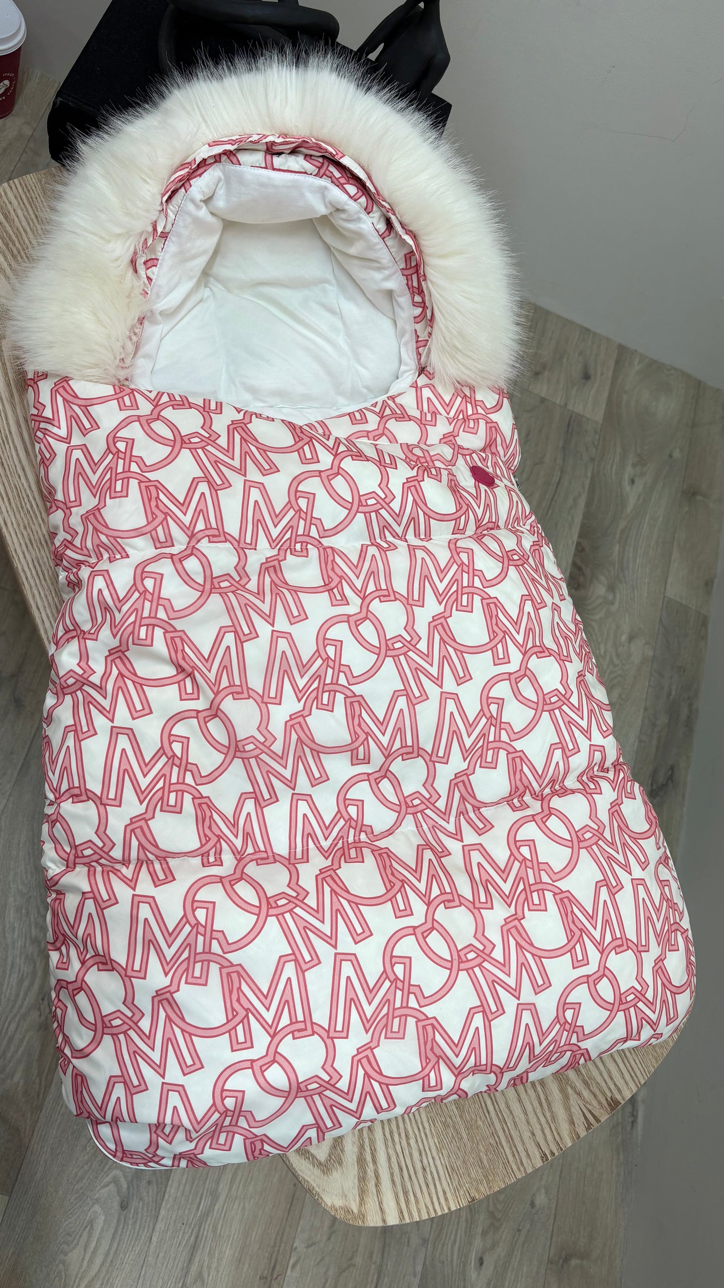 Kids Moncler Pram Snug Cream/Pink Fur Trim – One Size