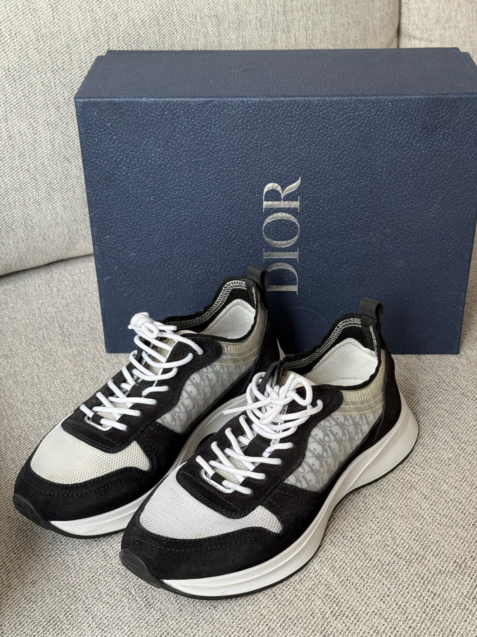 Dior B25 Oblique Black Suede White Trainers 42/UK8 – Only Worn Once