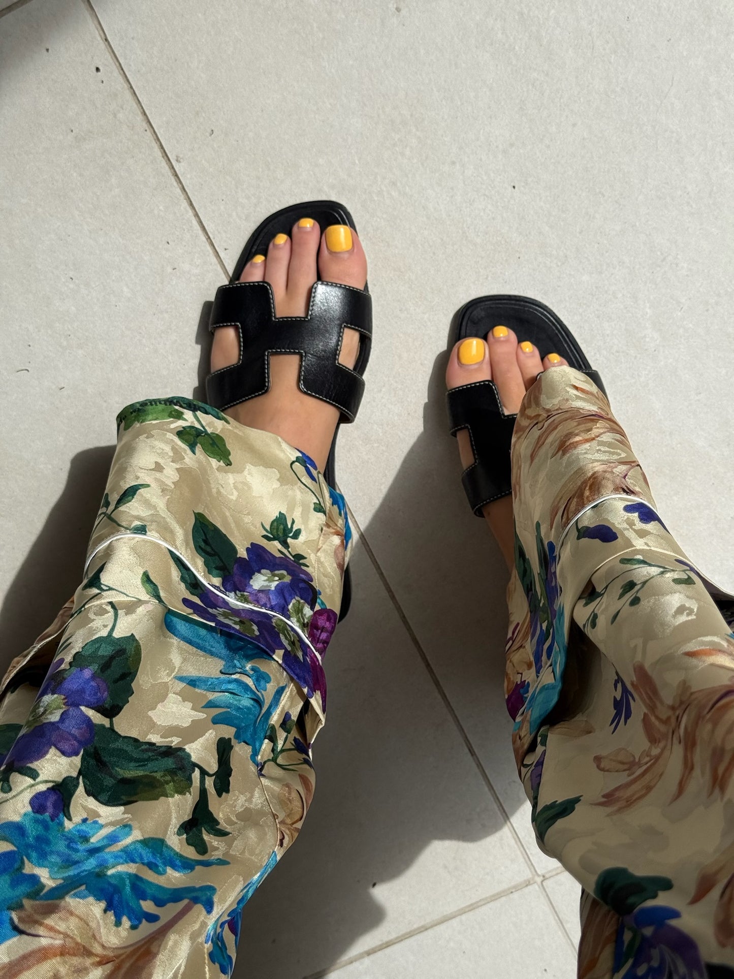Hermès Black Oran Sandals- 39 / UK 6