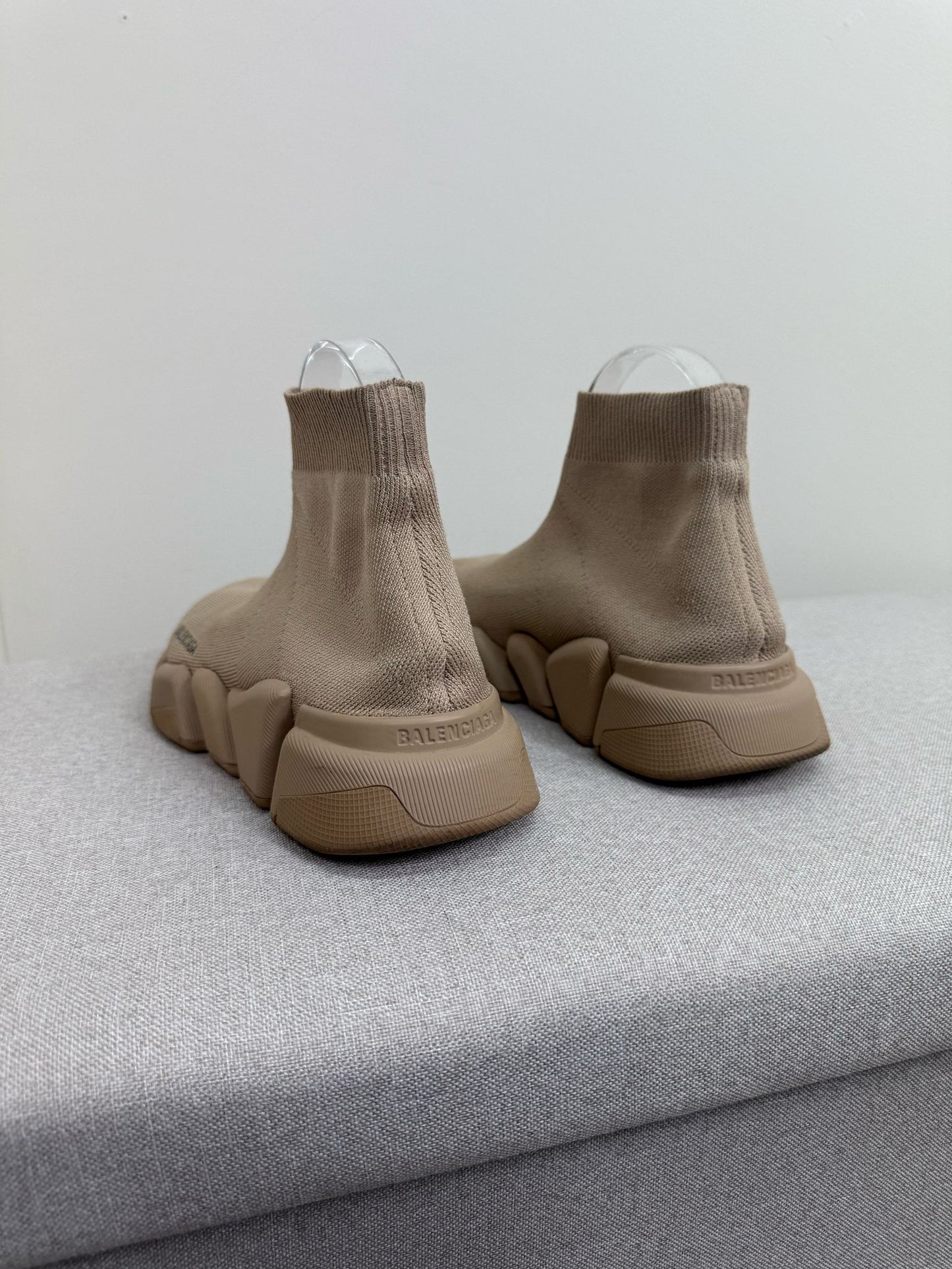 Balenciaga beige balenciaga speed 2.0 - UK 4