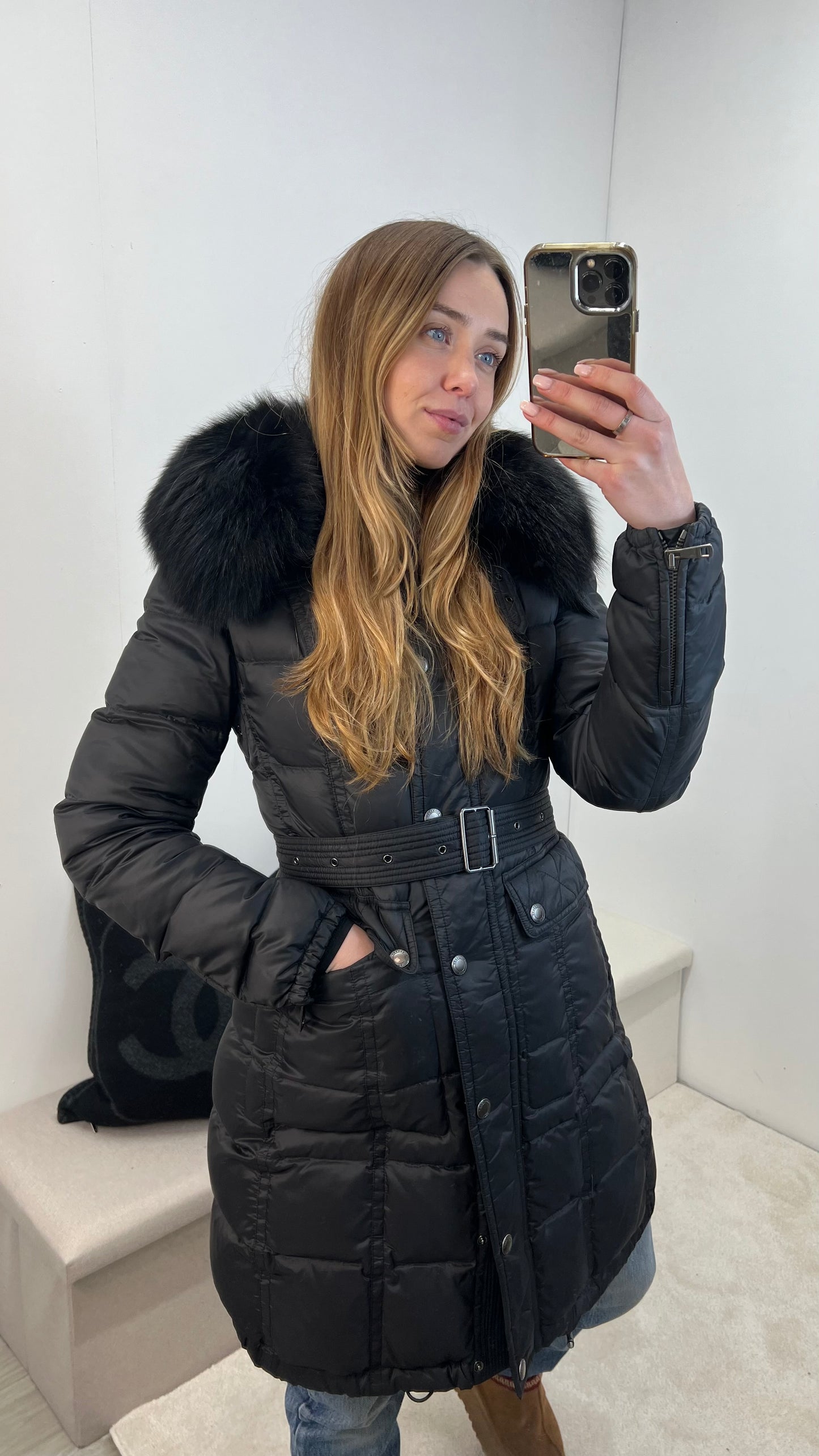 Burberry black quilted down belted jacket with fur collar - UK 6/8