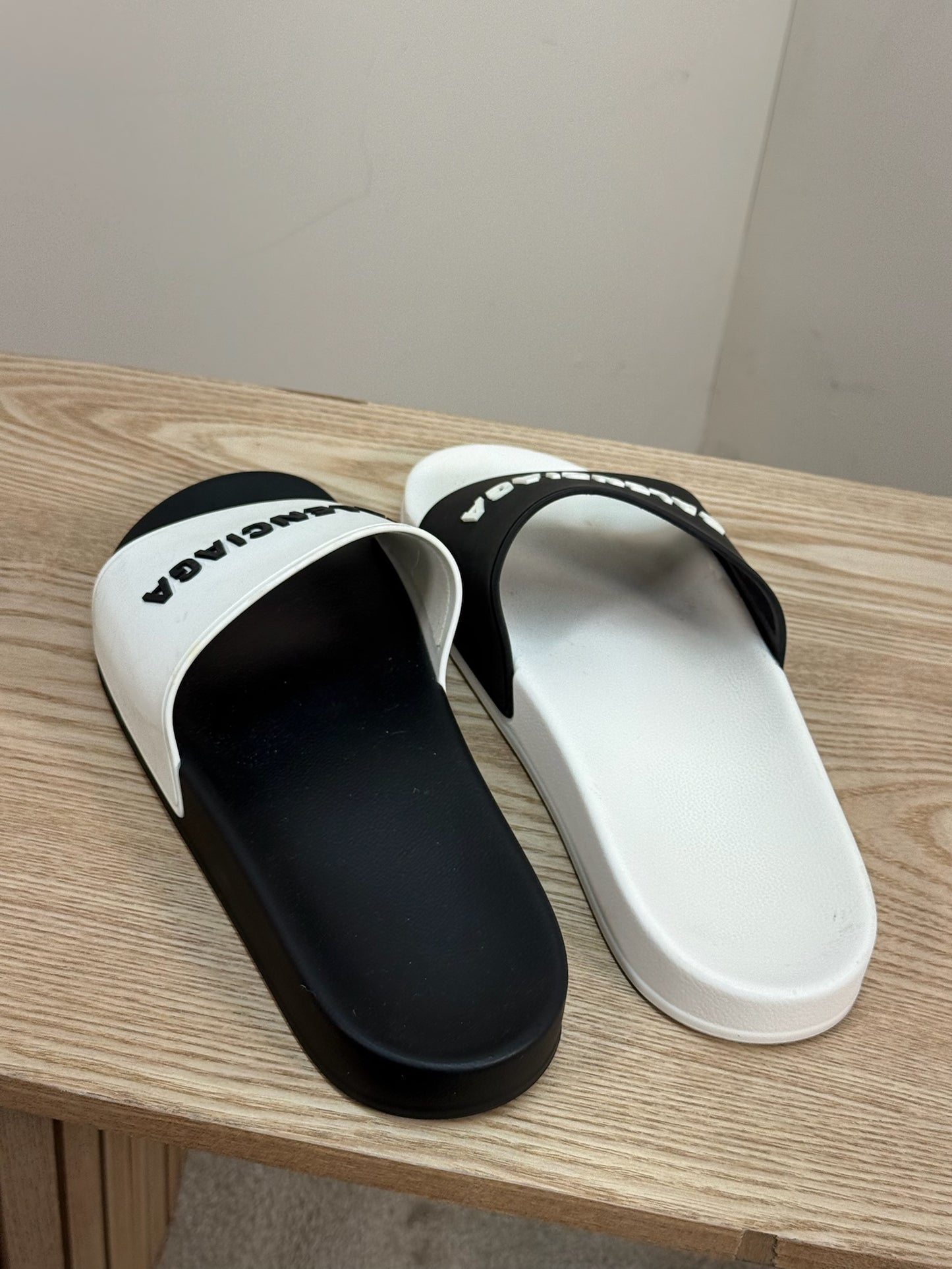 Balenciaga Black And White Slider - UK 12