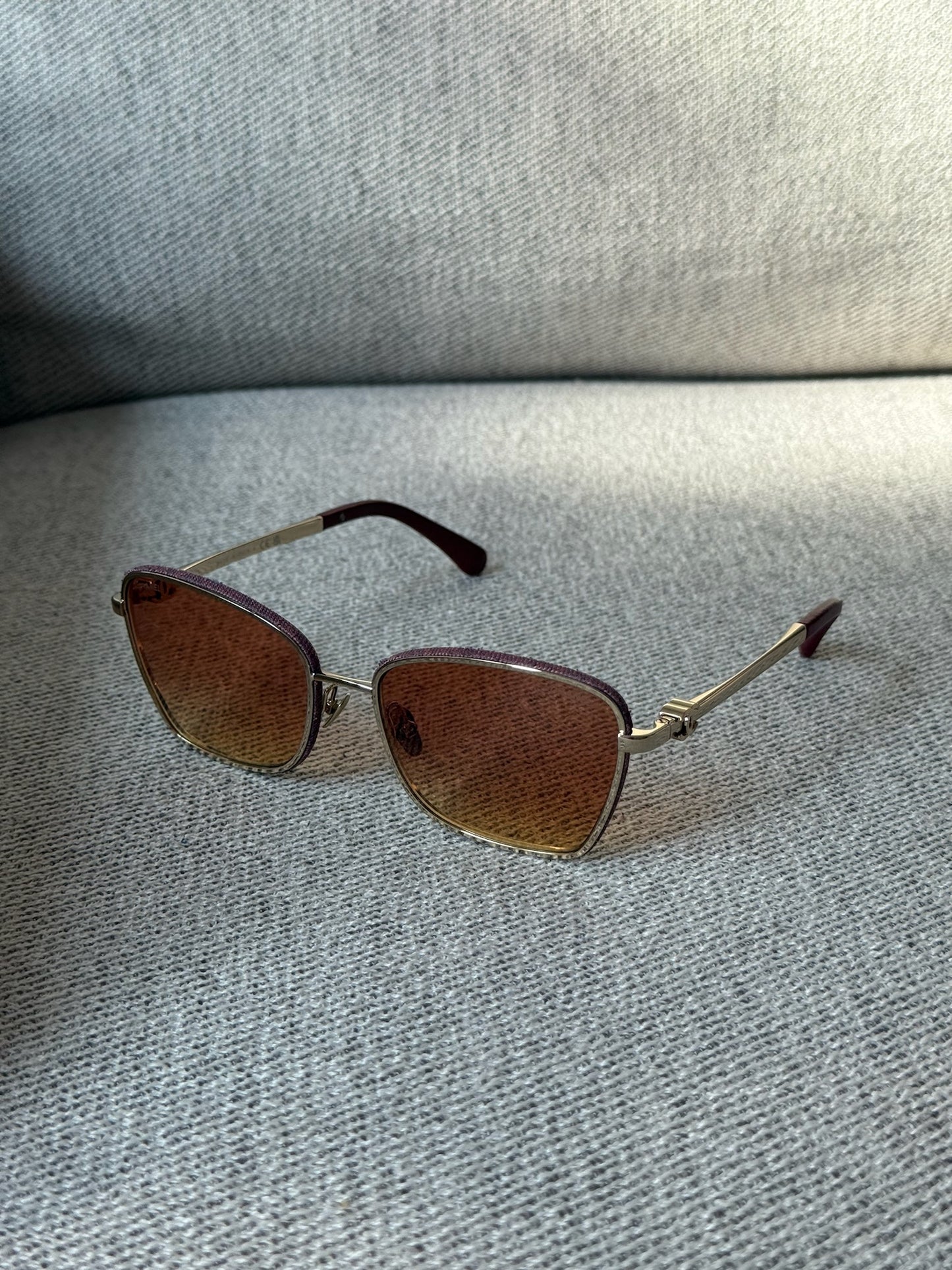 Chanel Square CC Metal, Calfskin
Gold Sunglass
