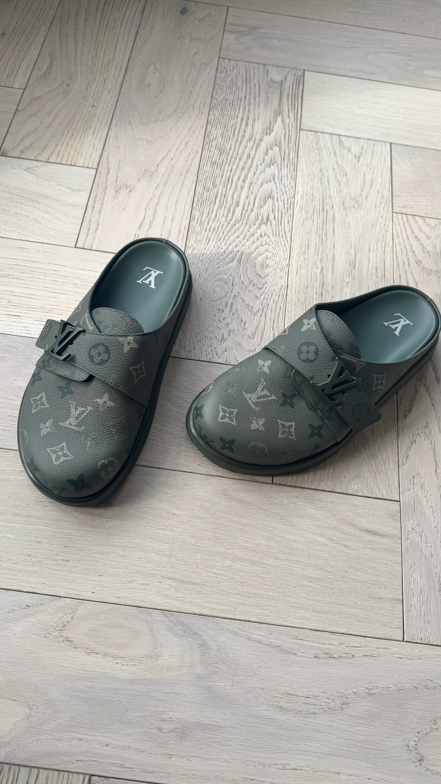 Louis Vuitton Khaki LV Monogram Slider Mules – Brand New UK 8