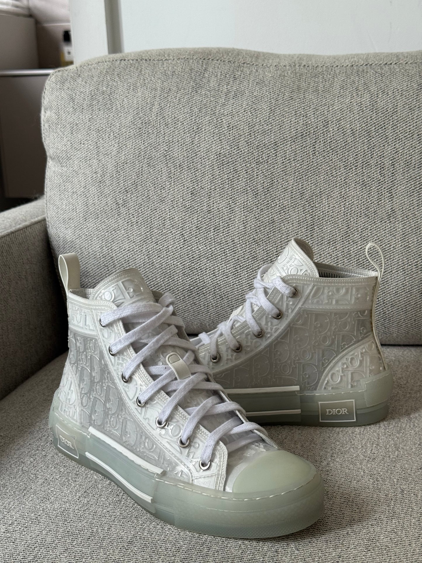 Dior White B23 Hightop Trainers- Mens - UK 6