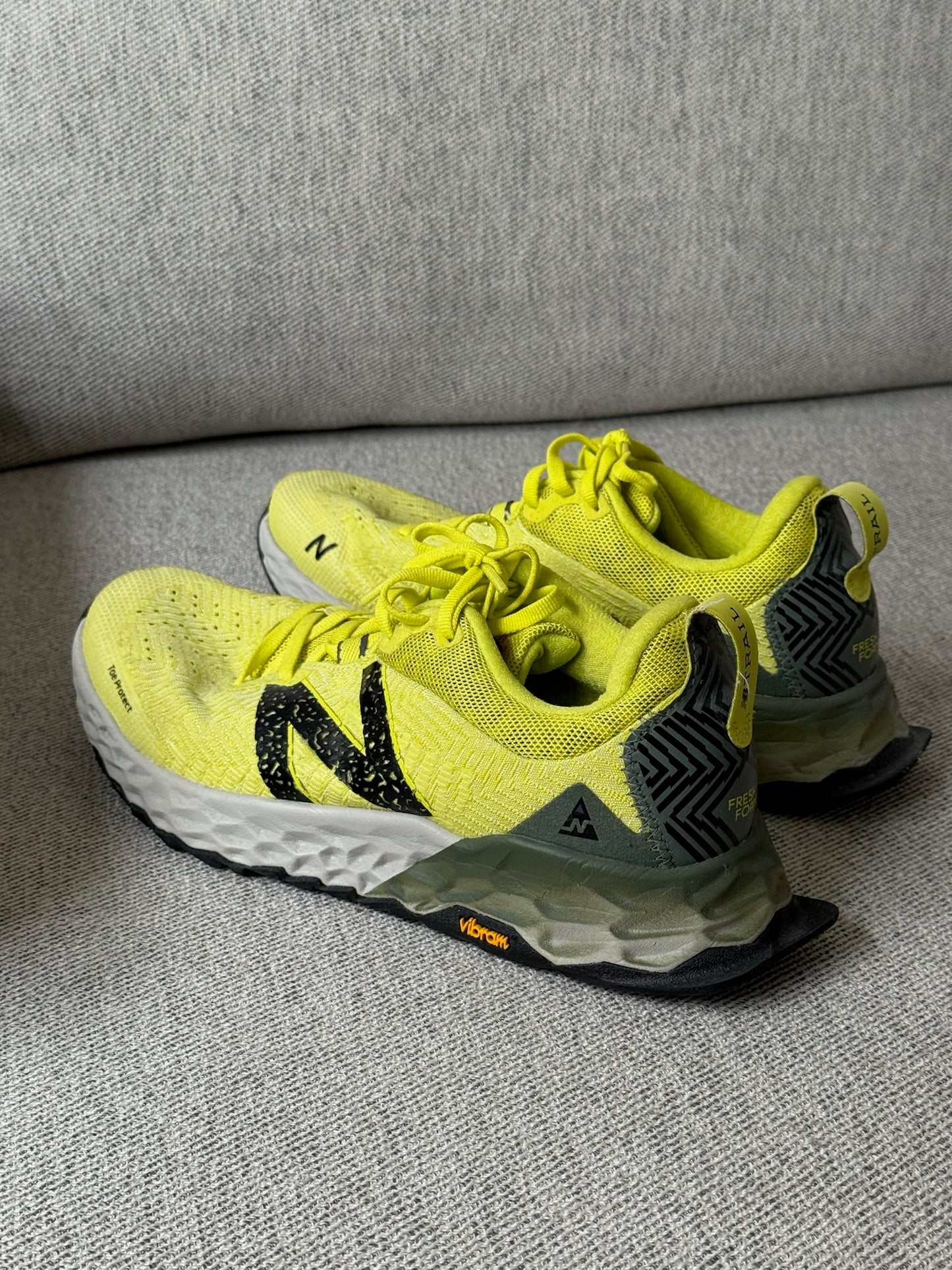 New Balance Yellow Fresh Foam Hierro v6 Trail Trainers - UK 8
