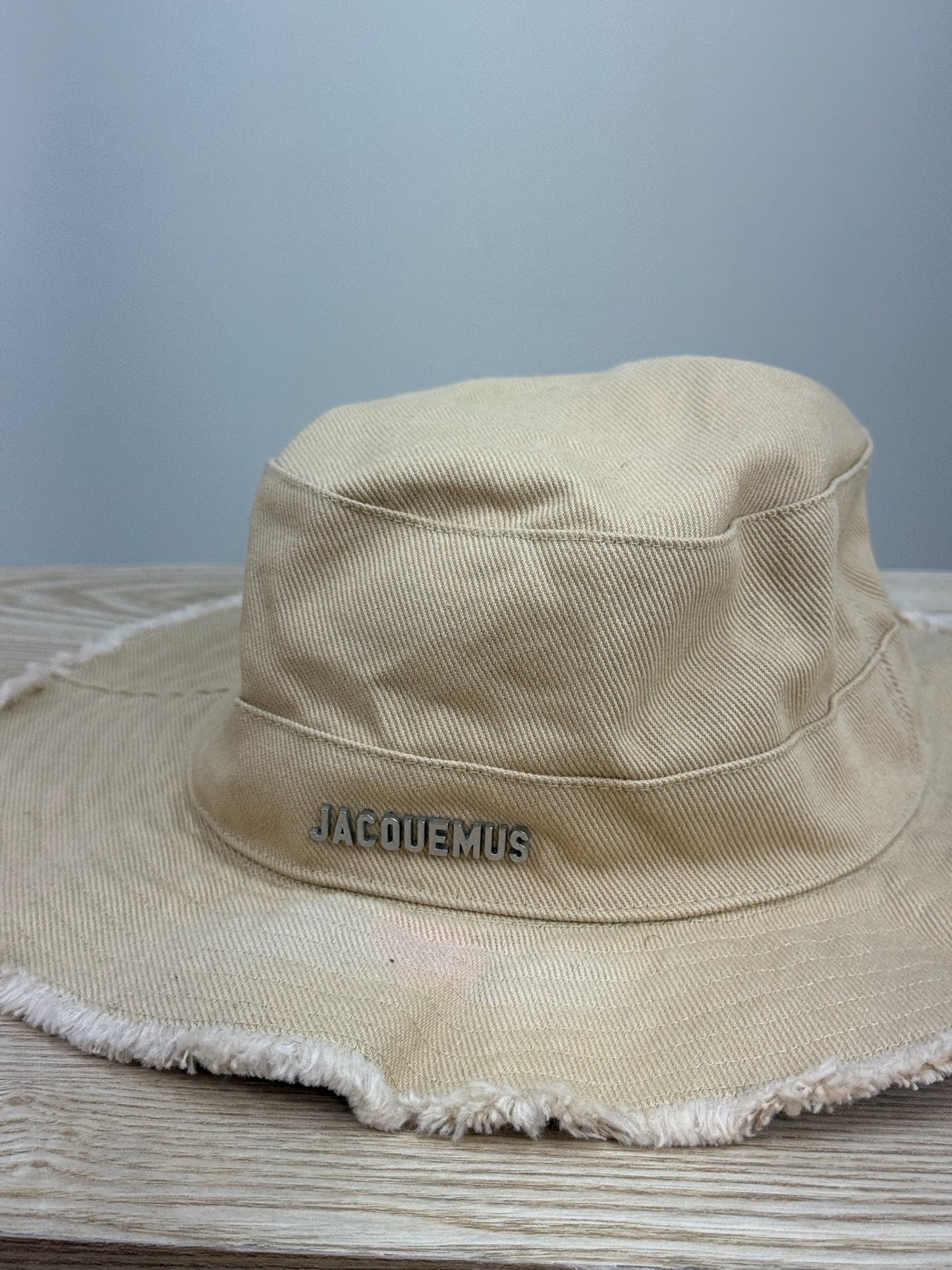 Jacquemus Beige Logo Bucket Hat - 60/L