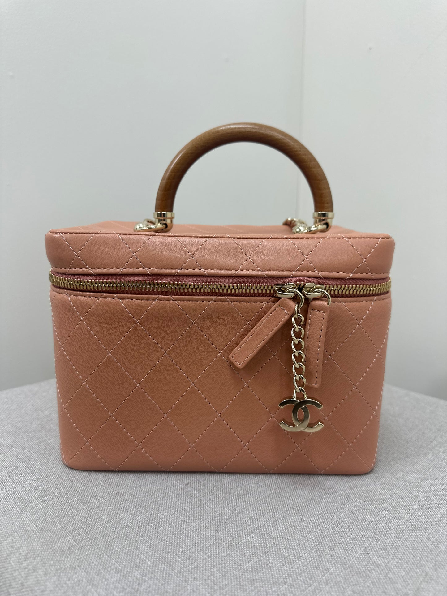 Chanel Knock On Wood Vanity Salmon Pink Case