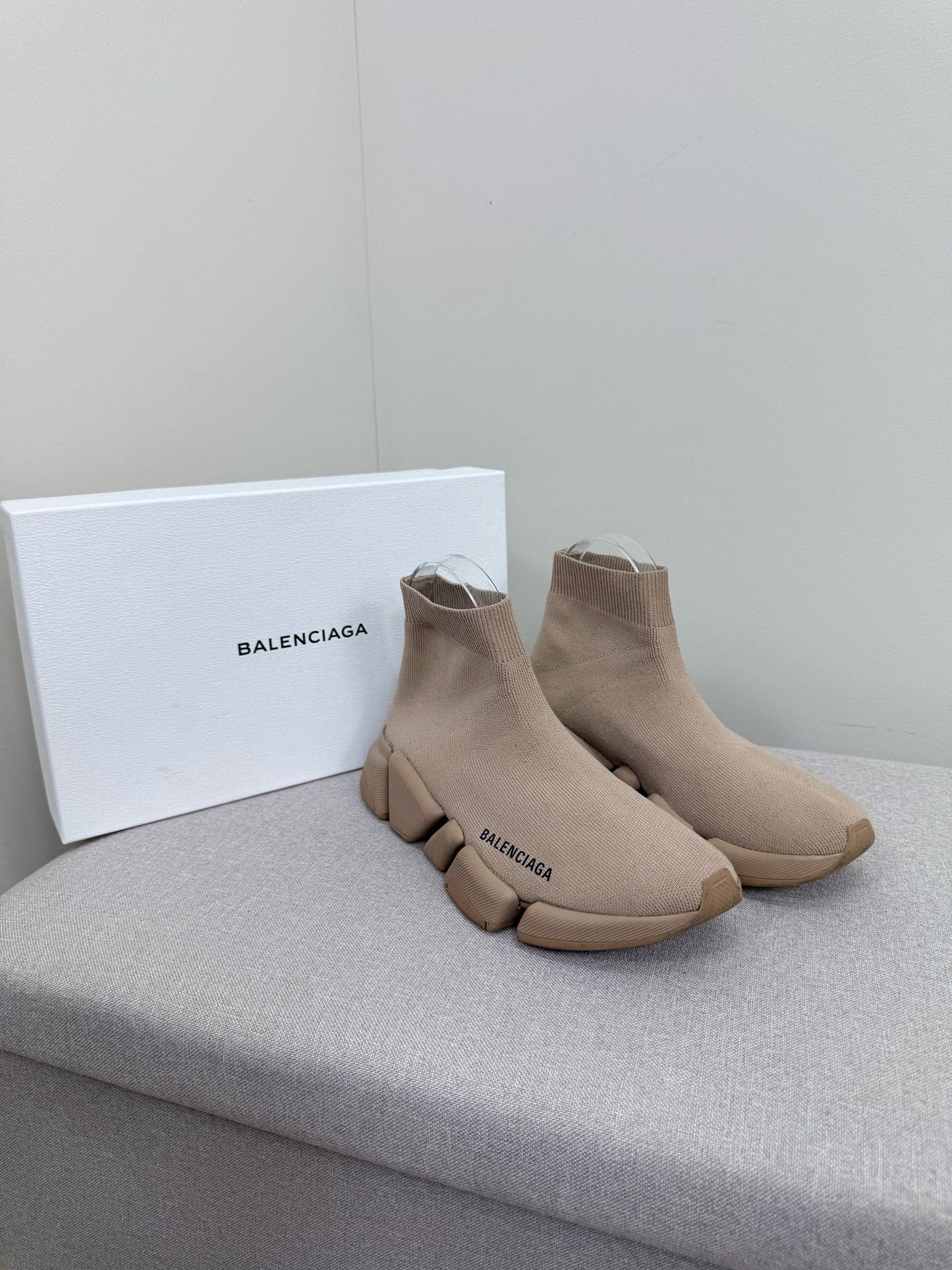 Balenciaga beige balenciaga speed 2.0 - UK 4
