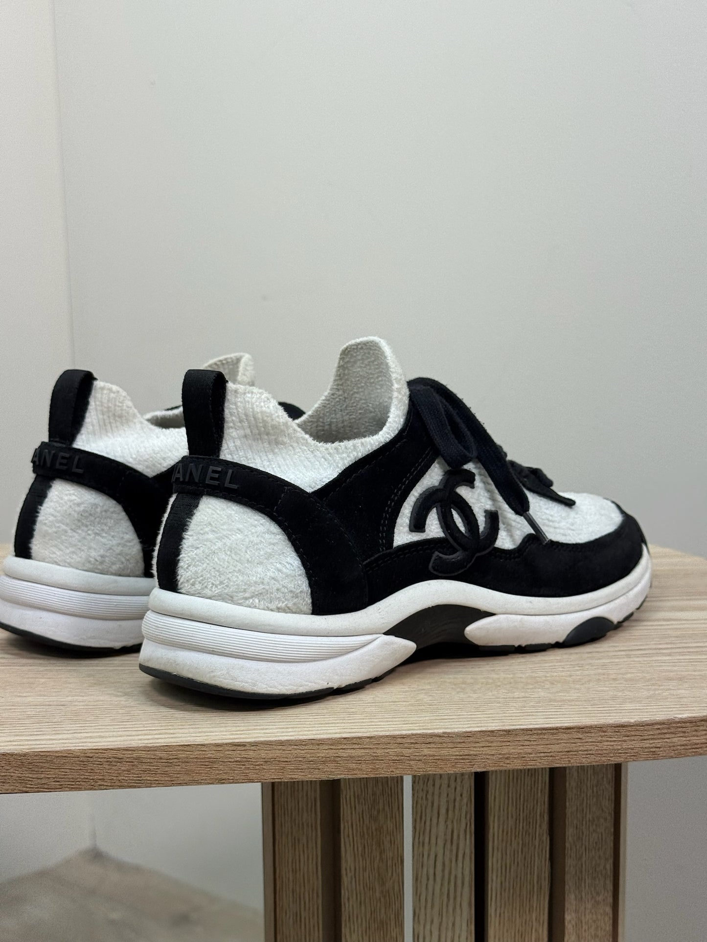 Chanel Black And White Fabric Suede Calfskin CC Trainers - UK 7