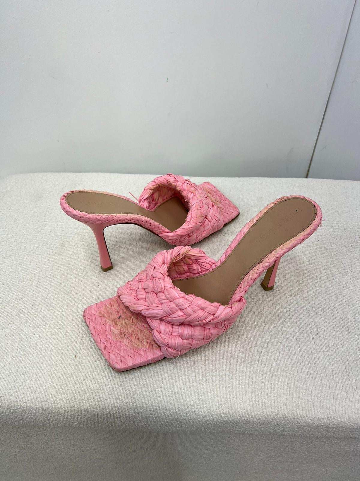 BOTTEGA VENETA Blossom Intrecciato Raffia Thatch Mule Heels - UK 8