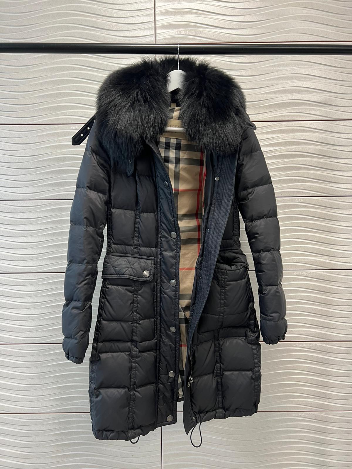 Burberry black quilted down belted jacket with fur collar - UK 6/8