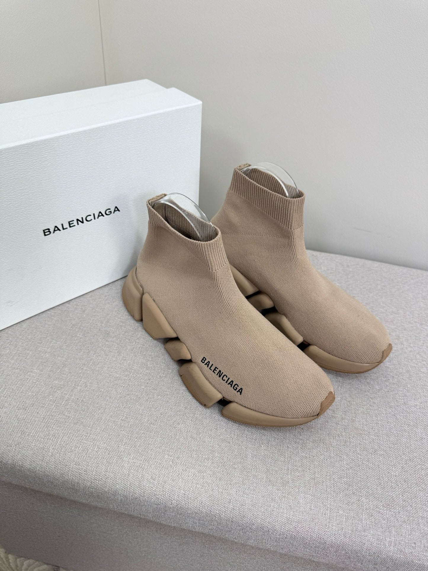 Balenciaga beige balenciaga speed 2.0 - UK 4