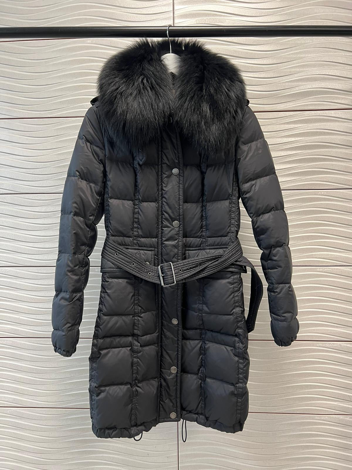 Burberry black quilted down belted jacket with fur collar - UK 6/8