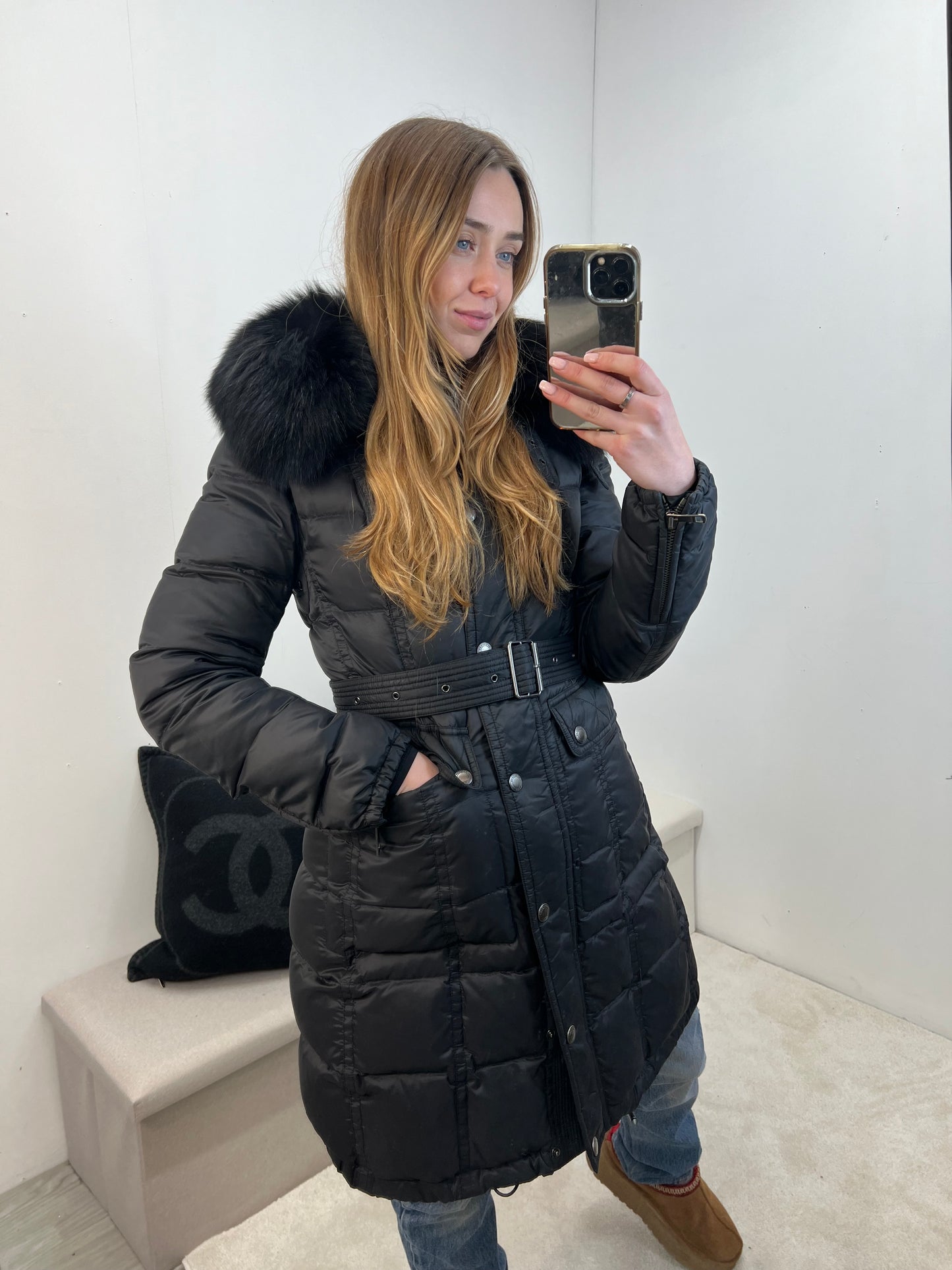 Burberry black quilted down belted jacket with fur collar - UK 6/8