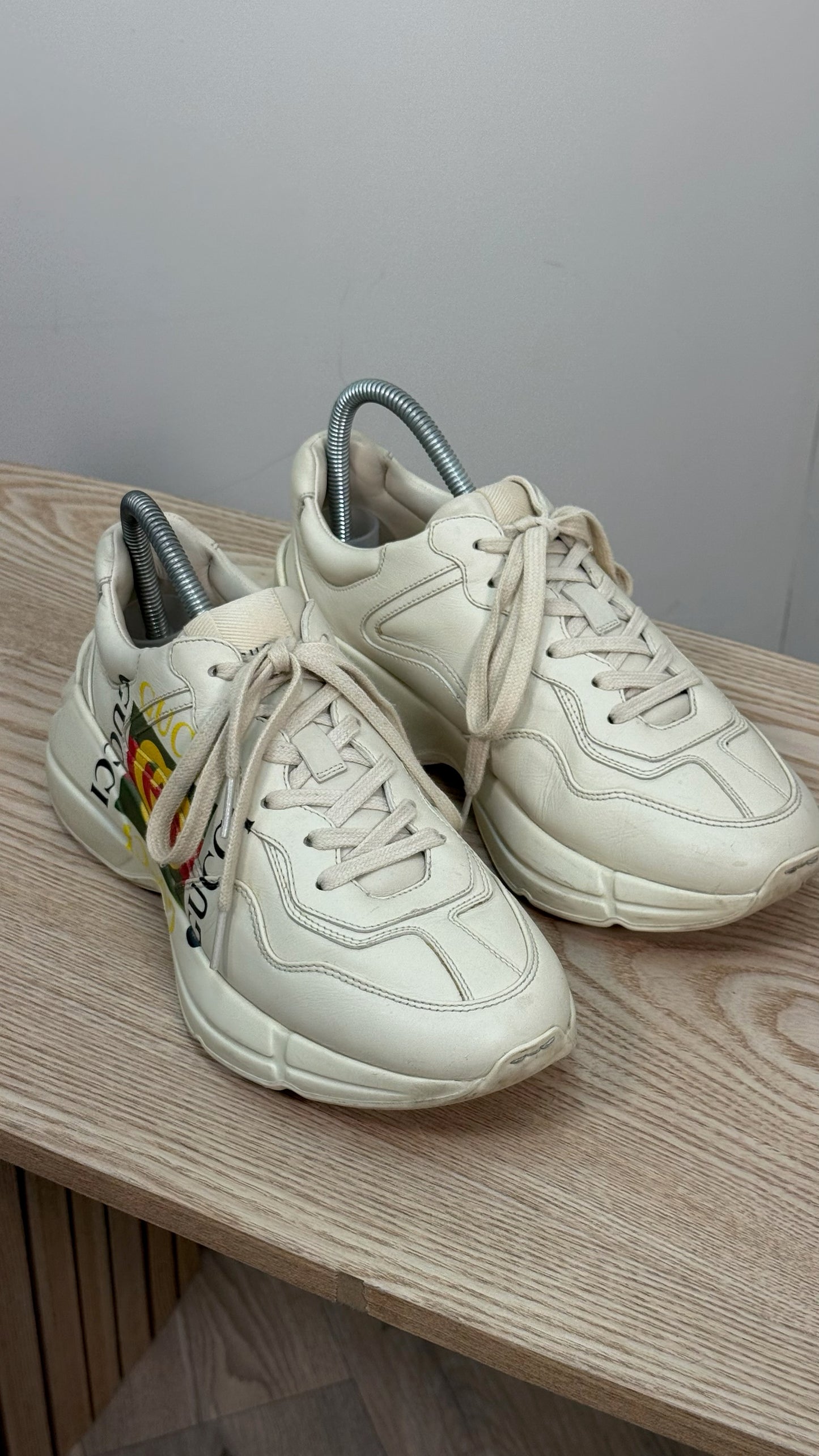 Gucci Cream Rhython Vintage Logo Trainers - UK 6