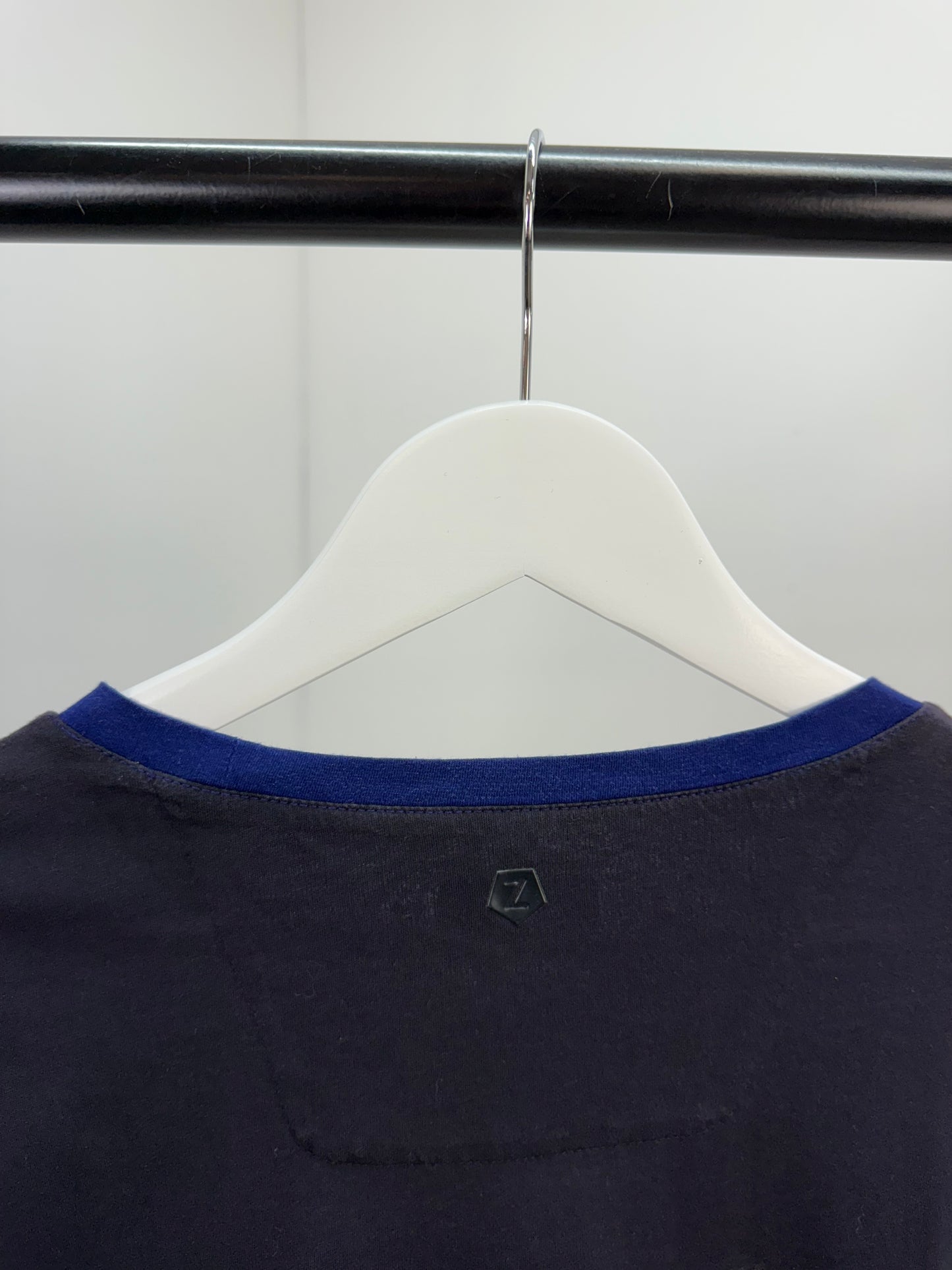 ZZEGNA Mens Blue White & Black T-Shirt (Medium)