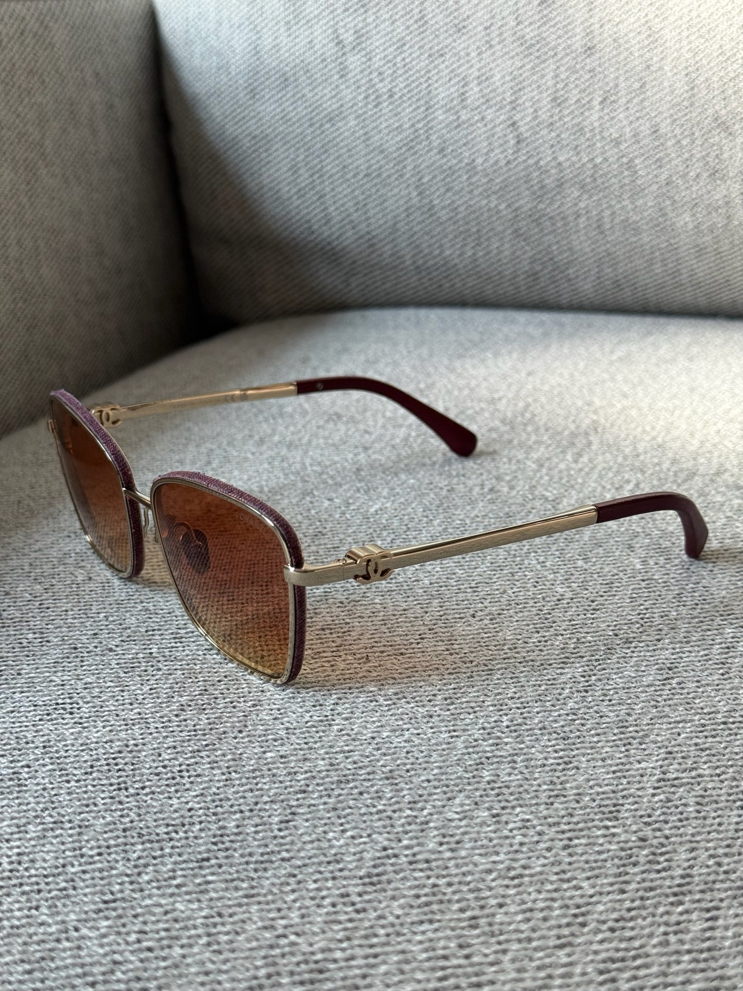Chanel Square CC Metal, Calfskin
Gold Sunglass