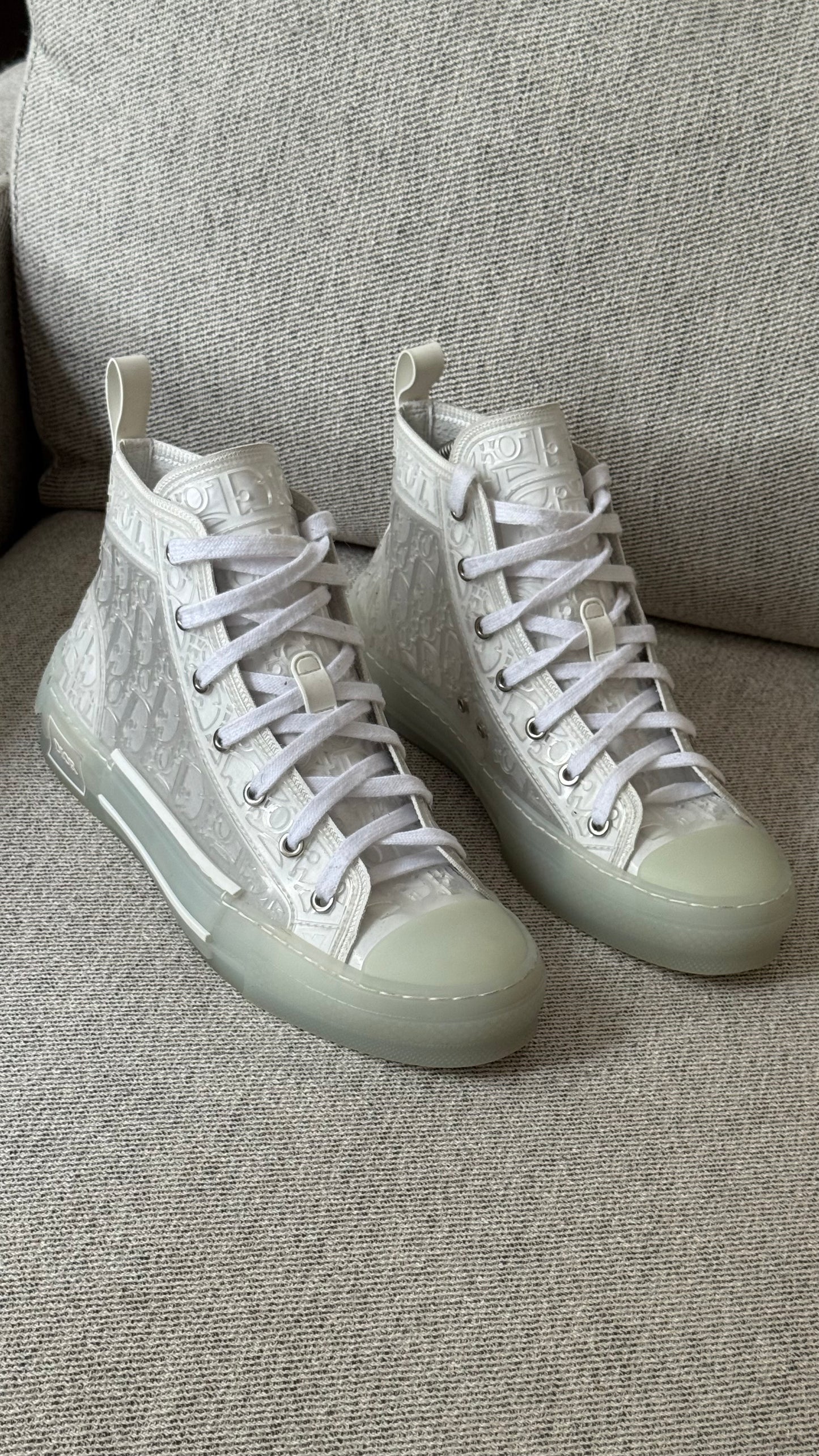 Dior White B23 Hightop Trainers- Mens - UK 6