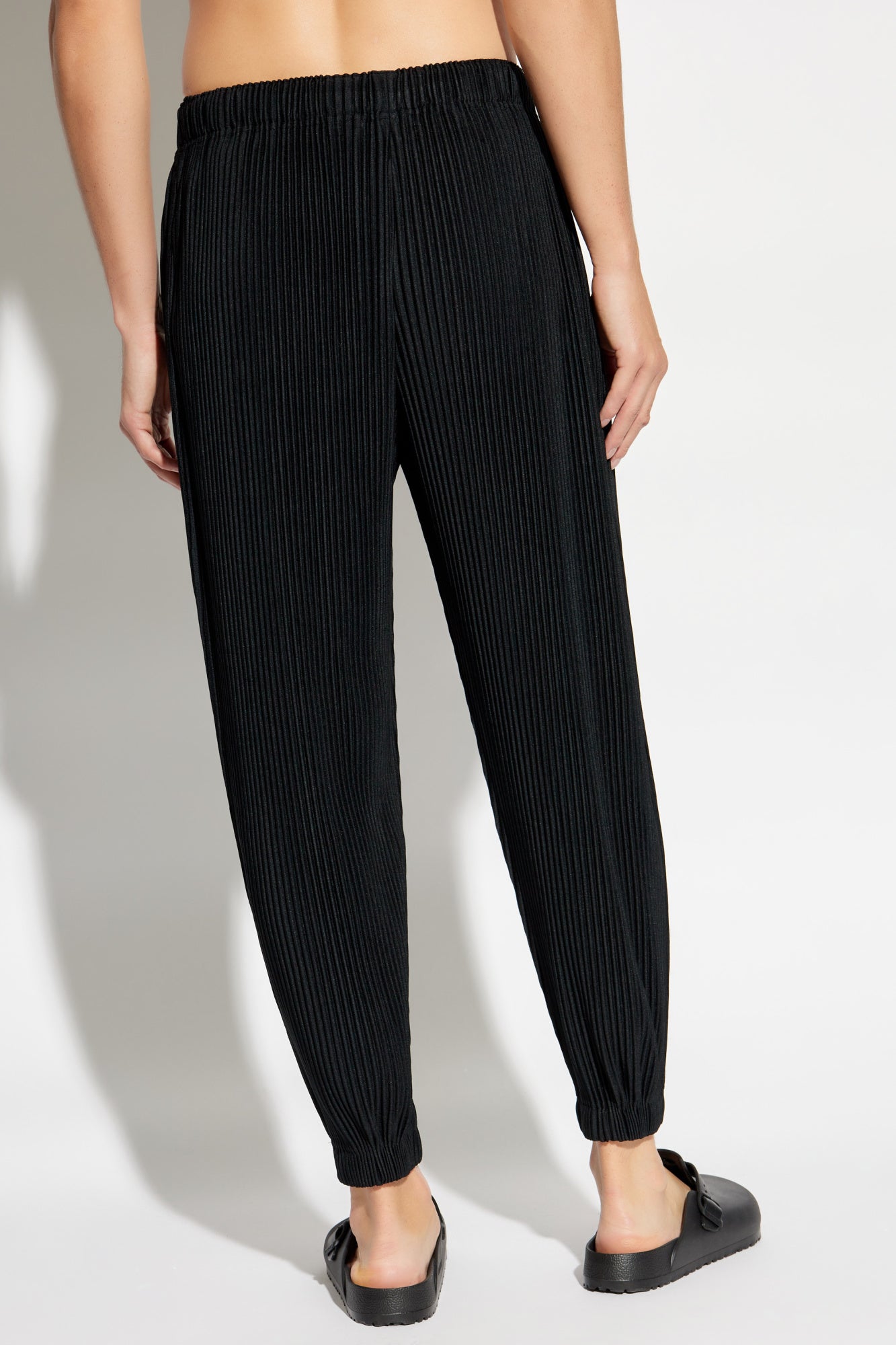 Homme Plissé Issey Miyake Black Monthly Colour Ribbed Trousers – Size 3