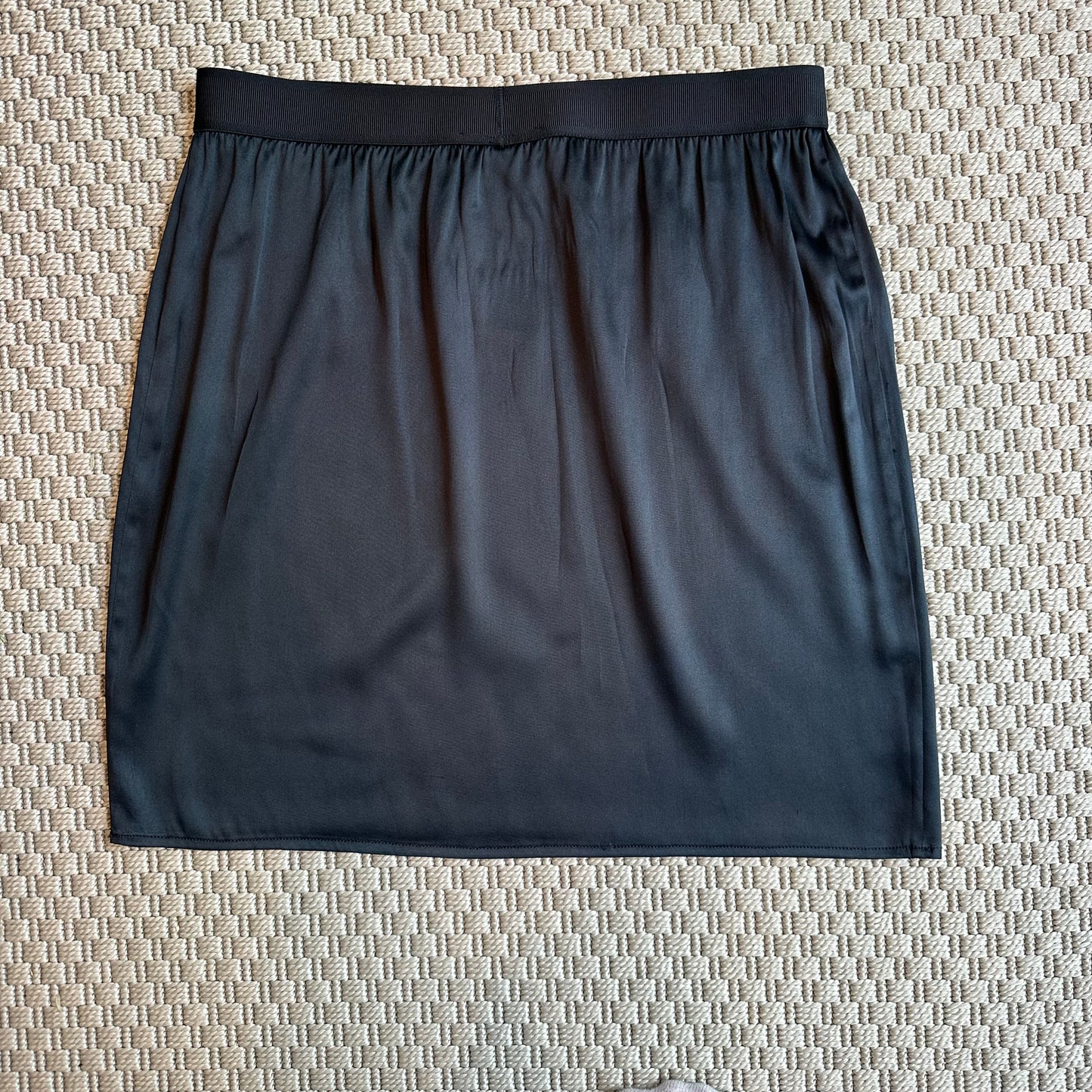 Tom Ford Black Silk Satin Skirt – Small