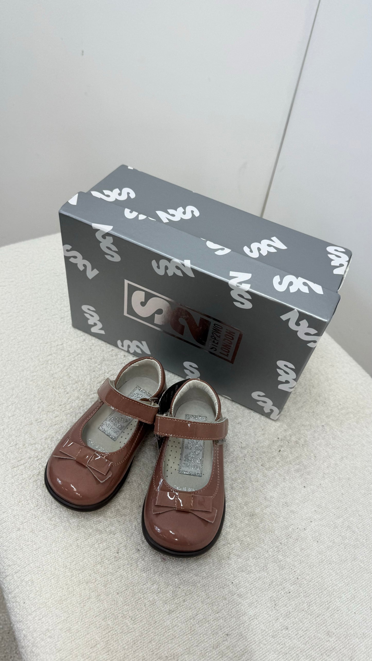 Kids step2wo London Pink Patent Shoe , Brand New EU 20 UK 4