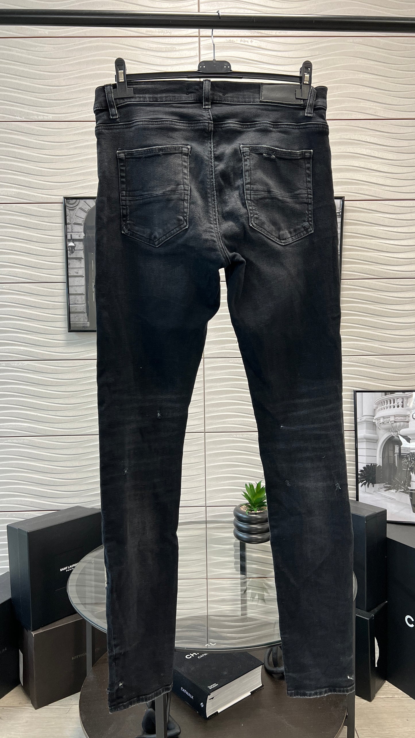 Amiri Off Black Distressed Skinny - Stretch Jeans - 33