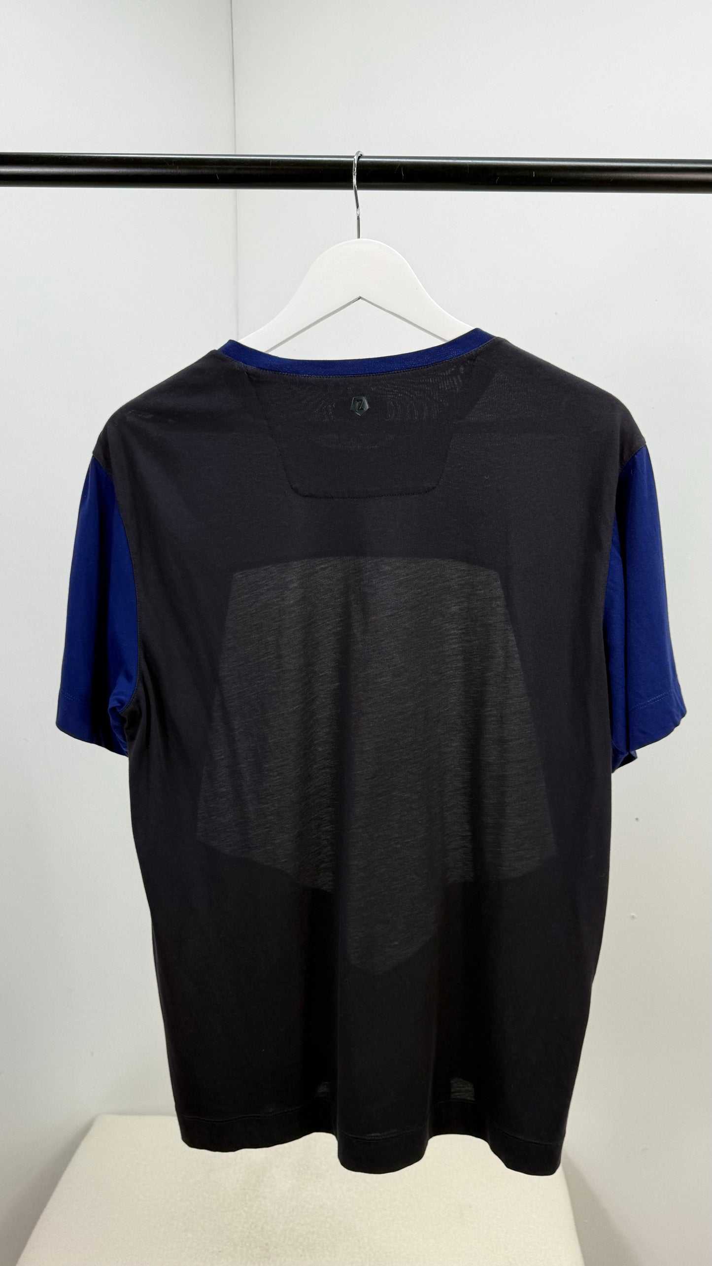 ZZEGNA Mens Blue White & Black T-Shirt (Medium)