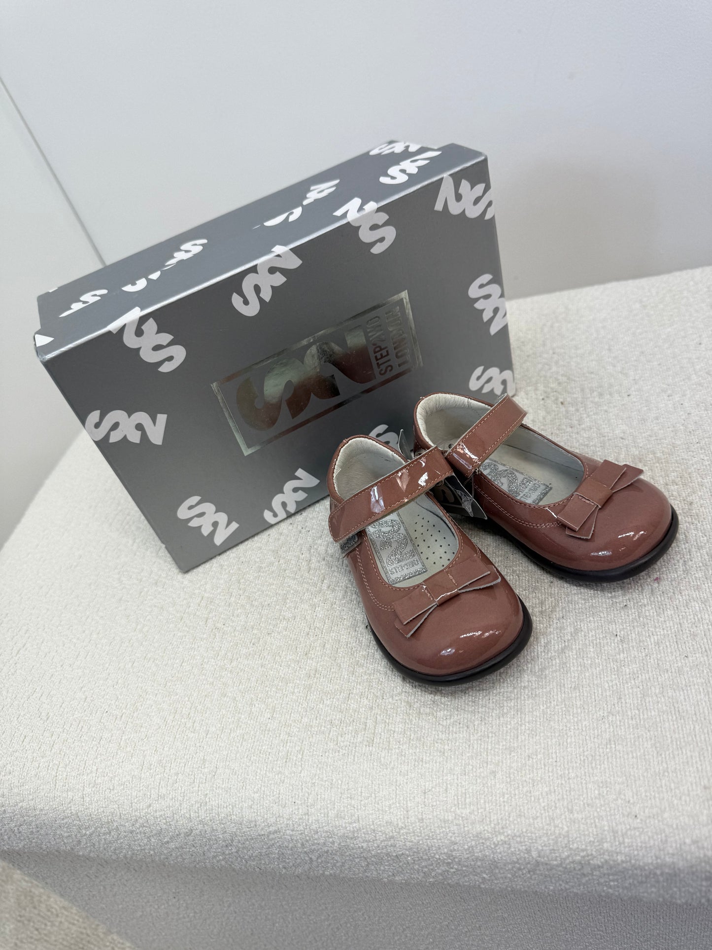 Kids step2wo London Pink Patent Shoe , Brand New EU 20 UK 4