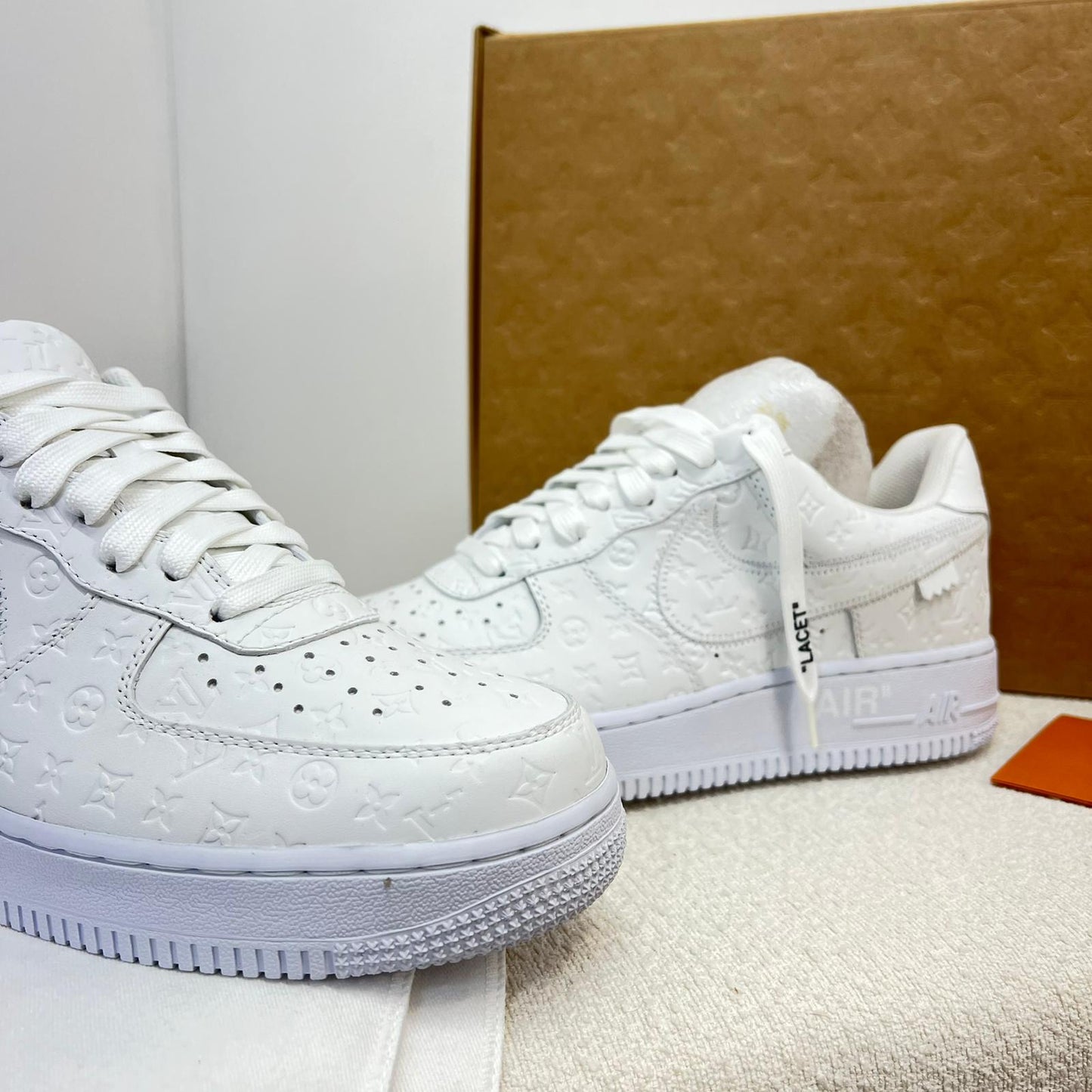 Louis Vuitton And Nike White "Air Force 1" By Virgil Abloh - Brand New In Box US 8/ UK 7.5