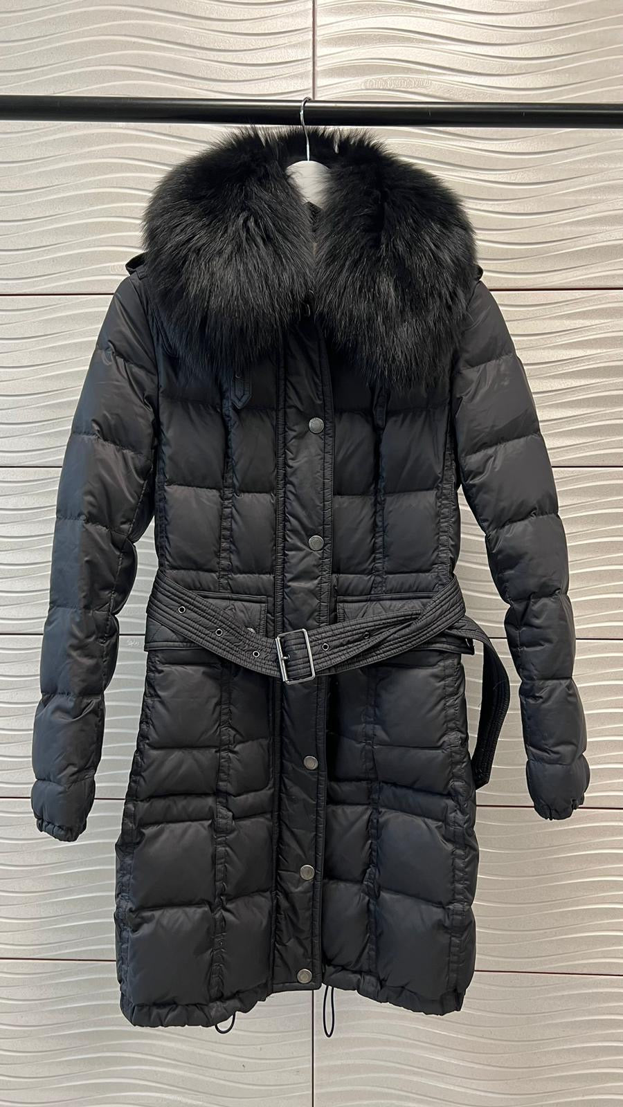 Burberry black quilted down belted jacket with fur collar - UK 6/8