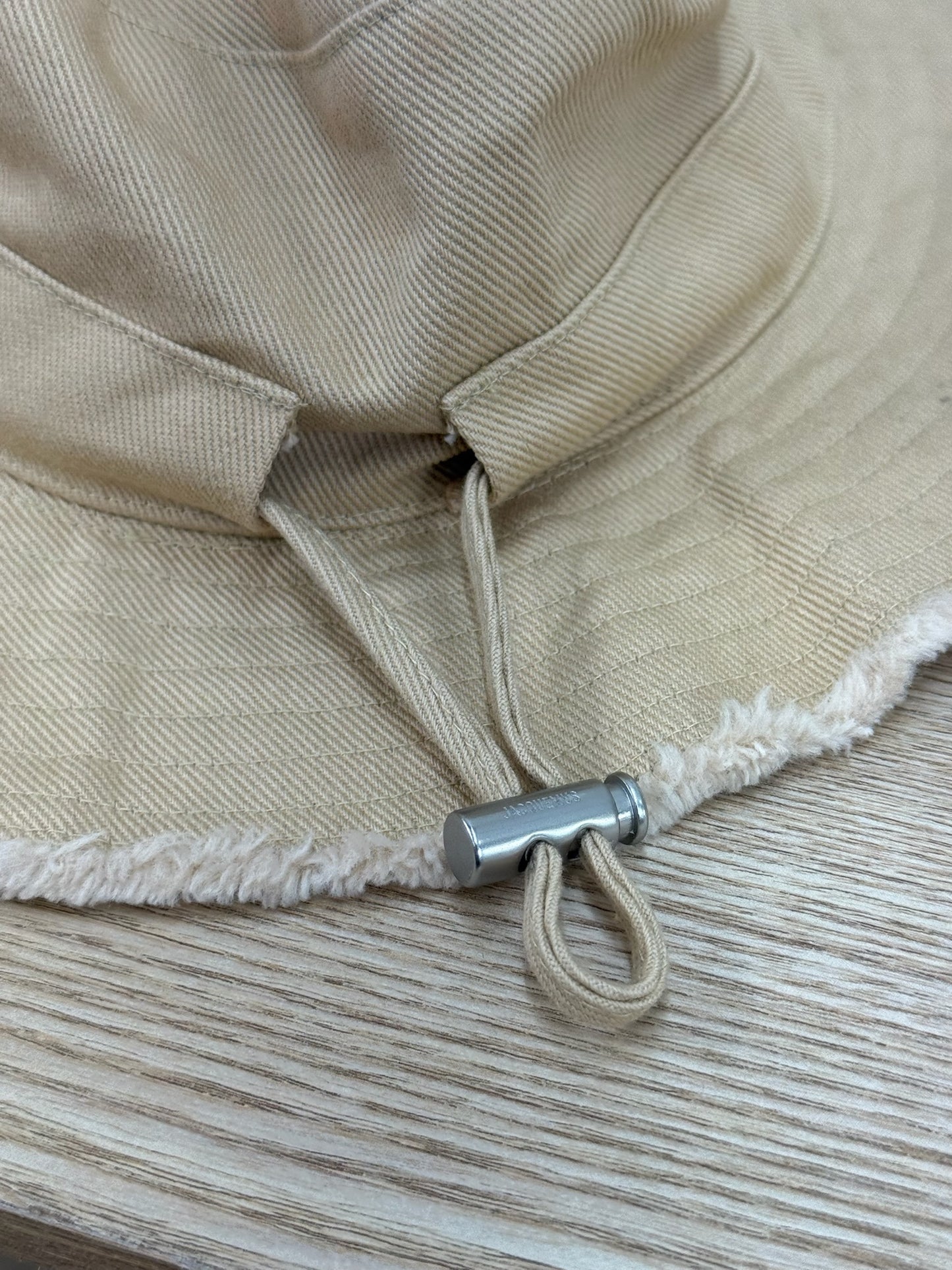 Jacquemus Beige Logo Bucket Hat - 60/L