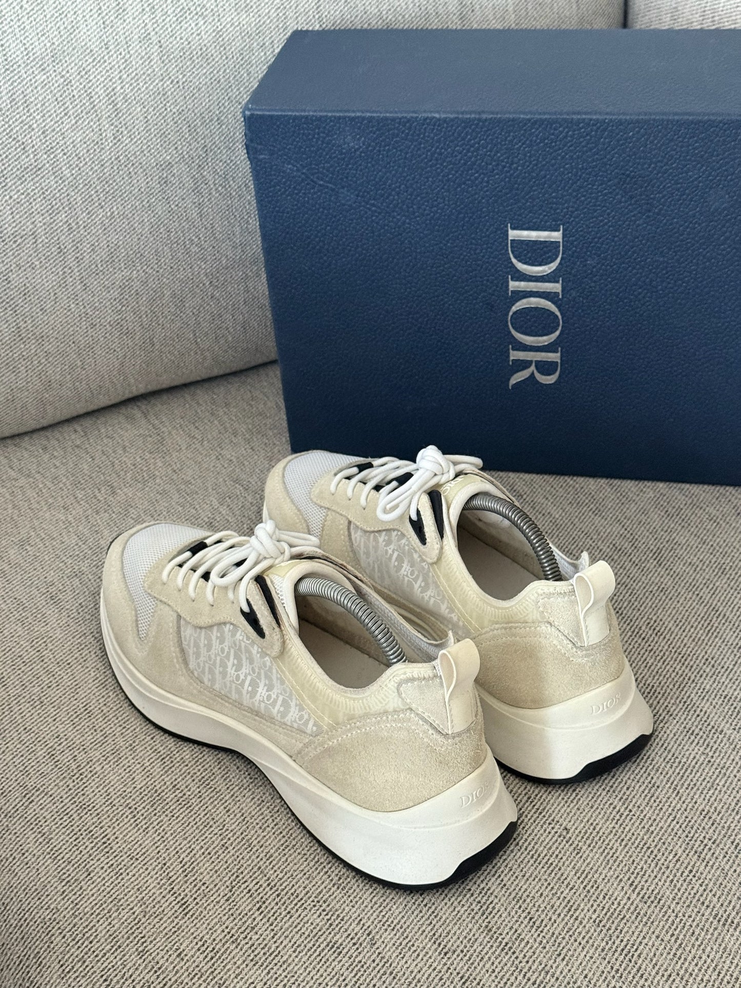 Dior White Oblique B25 Runner Trainers - UK8.5/42.5