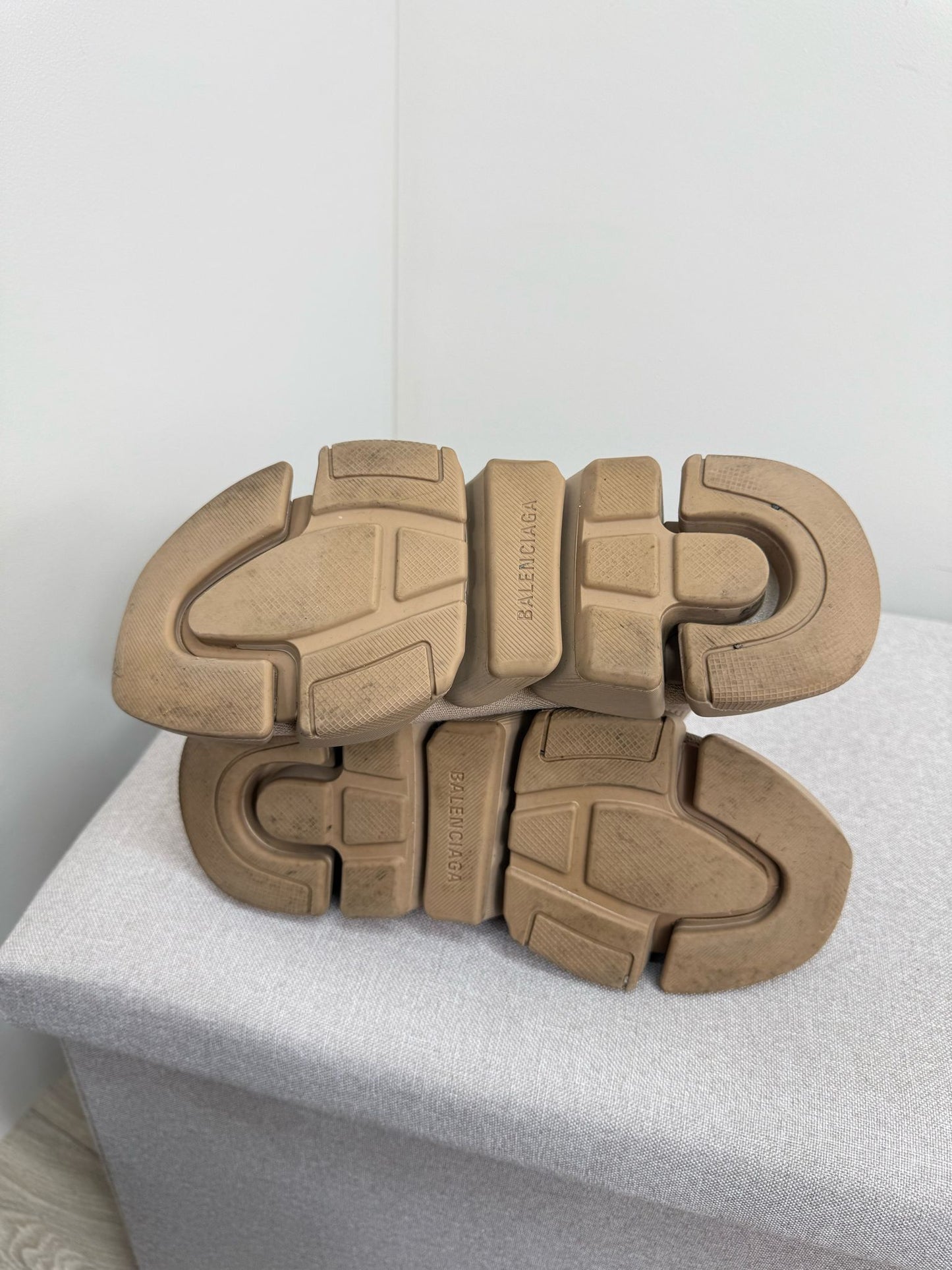 Balenciaga beige balenciaga speed 2.0 - UK 4