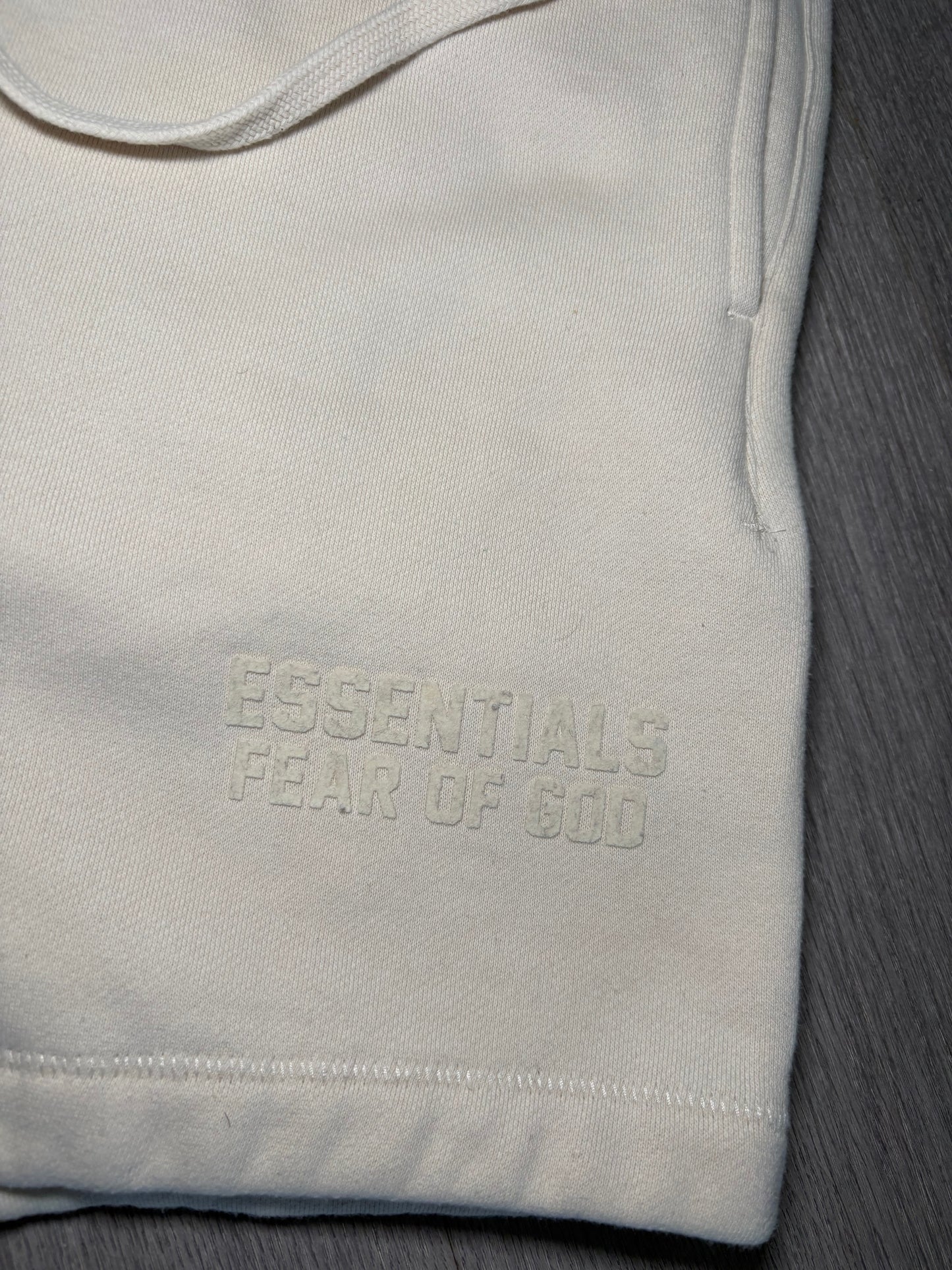 Essentials Cream Logo Tracksuit Shorts – Medium