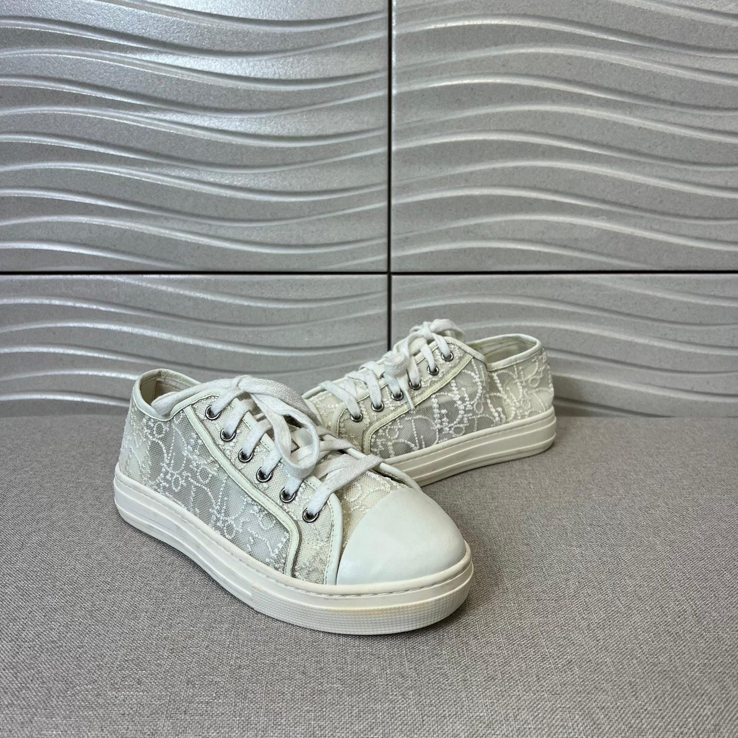 Kids Dior White Lace Lowtop Oblique Logo Trainer - EU 34, Junior 2