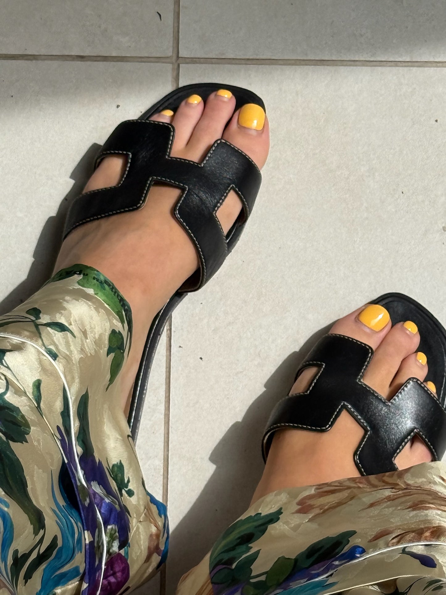 Hermès Black Oran Sandals- 39 / UK 6