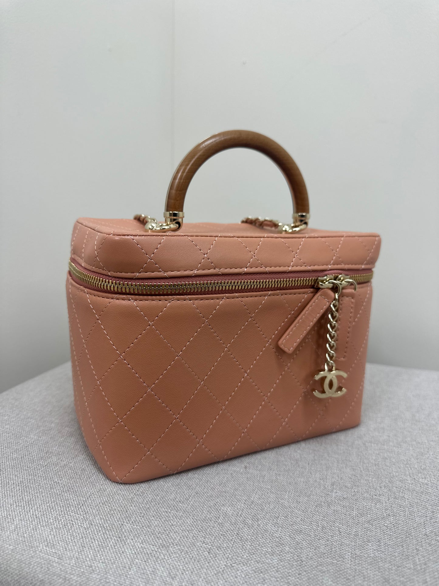 Chanel Knock On Wood Vanity Salmon Pink Case