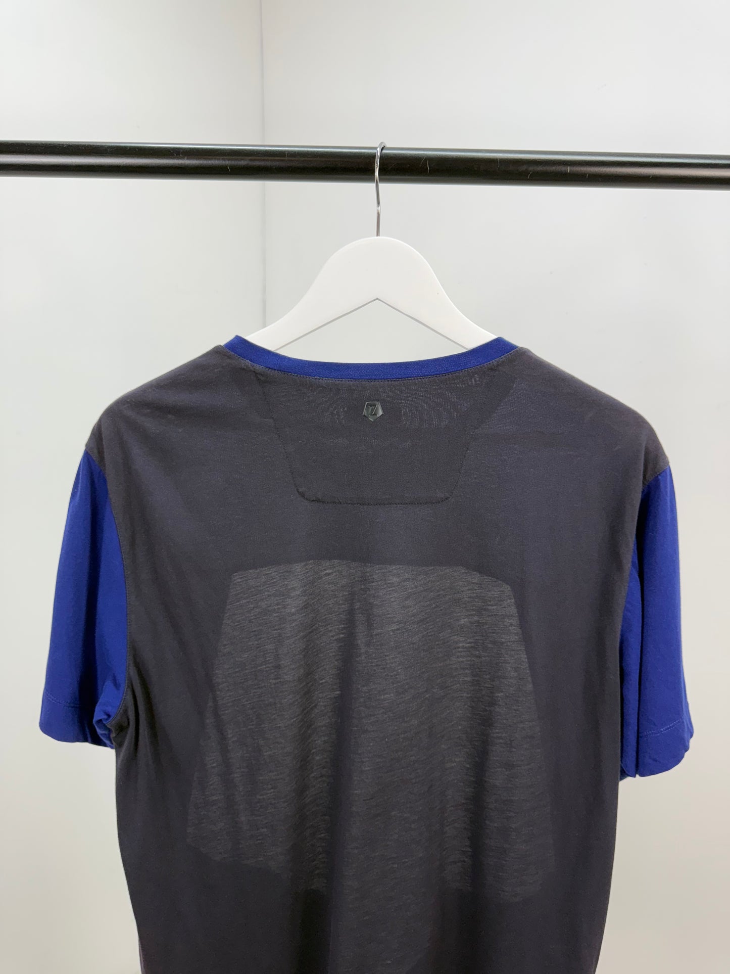 ZZEGNA Mens Blue White & Black T-Shirt (Medium)