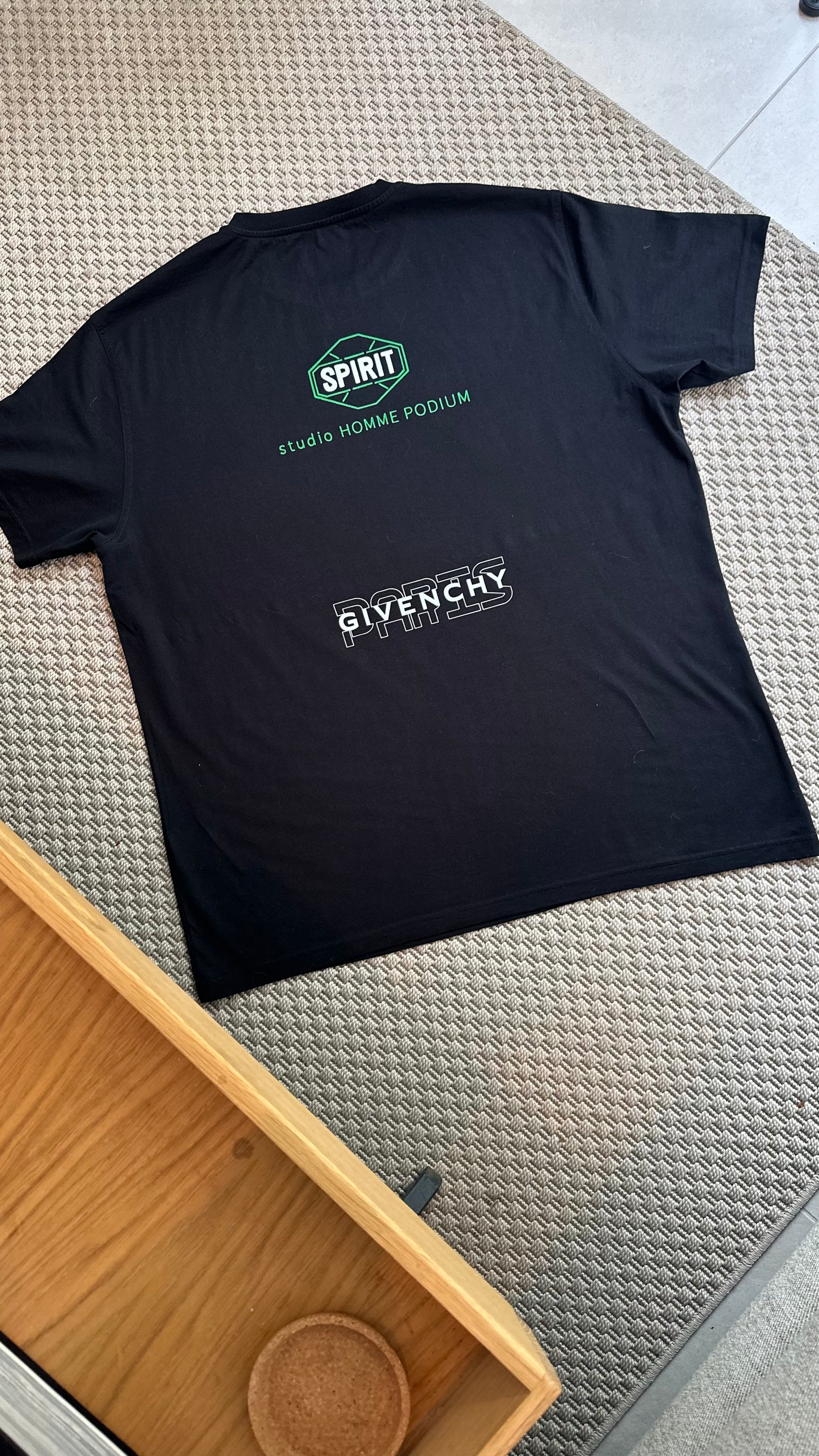Givenchy Men's black studio home podium logo T-shirt - XL