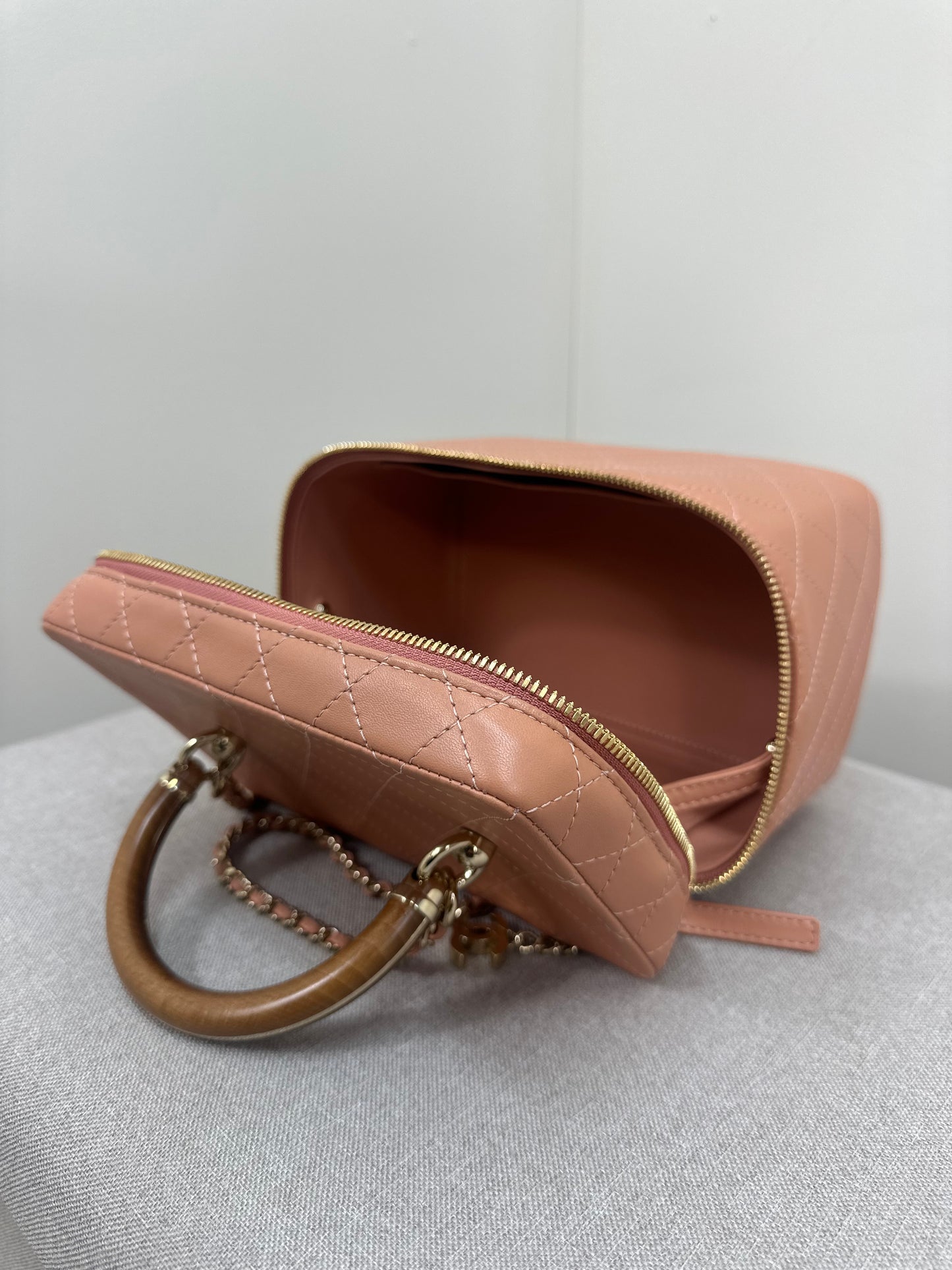 Chanel Knock On Wood Vanity Salmon Pink Case