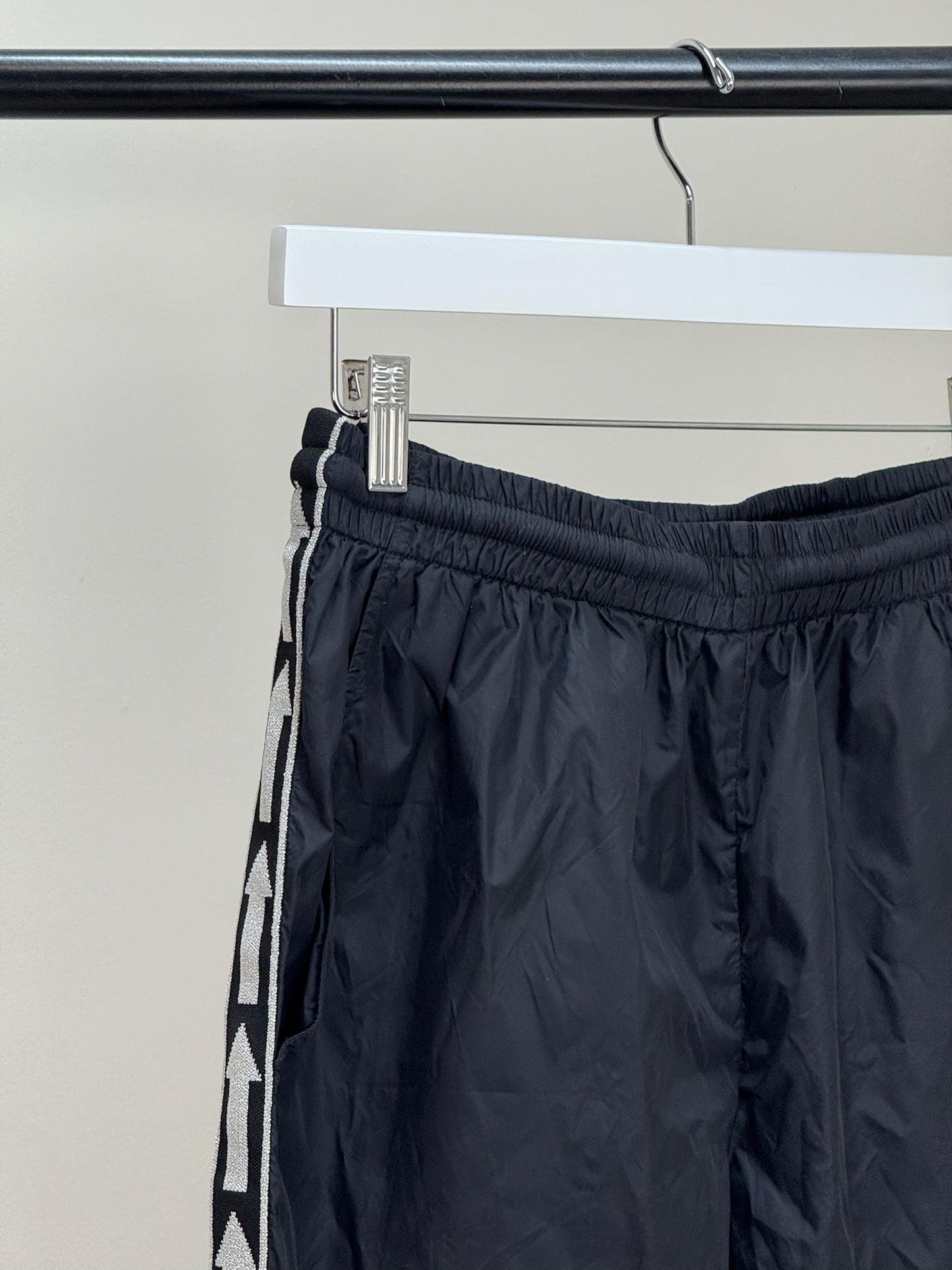 Off-White Black Arrow Reflective Stripe Track - Large