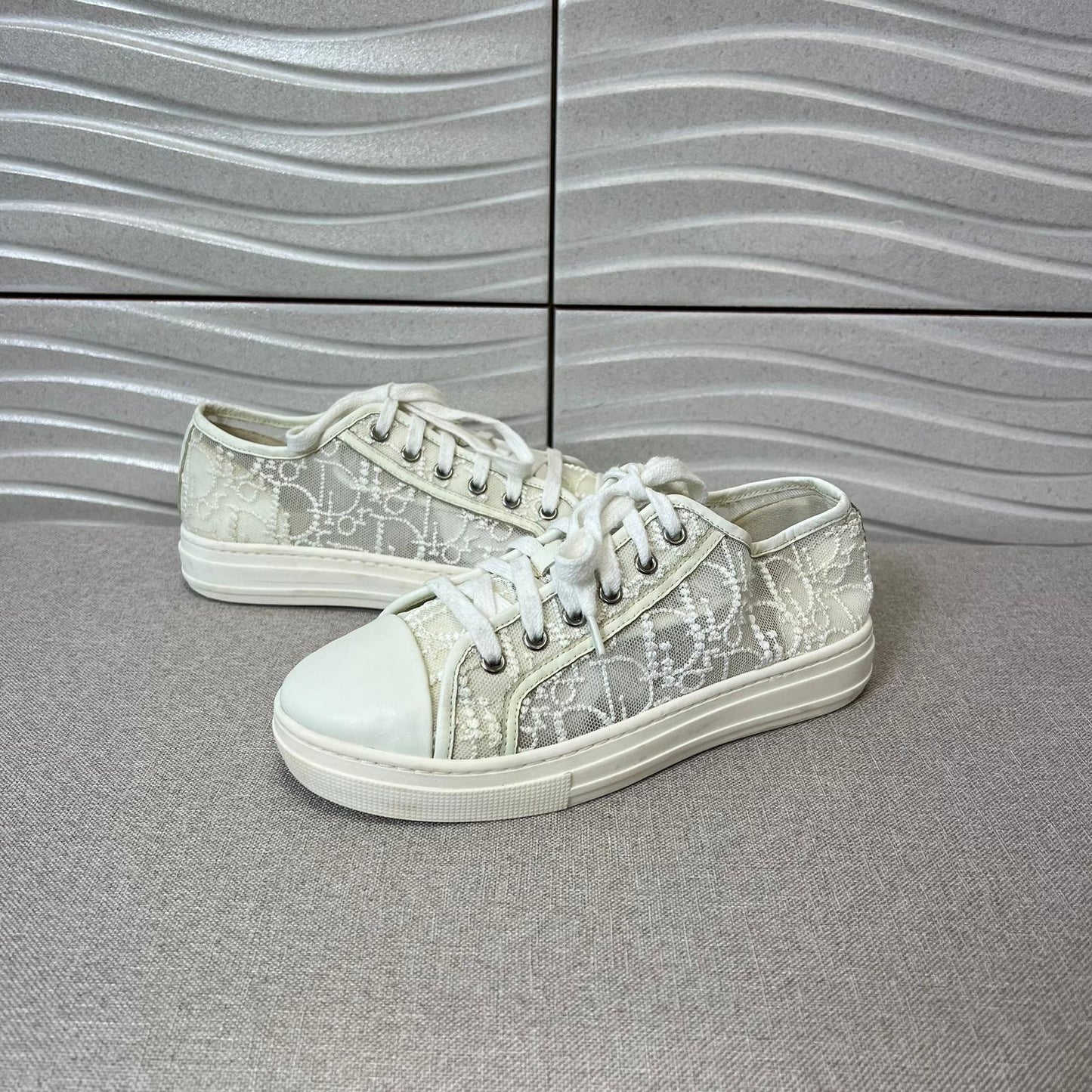 Kids Dior White Lace Lowtop Oblique Logo Trainer - EU 34, Junior 2