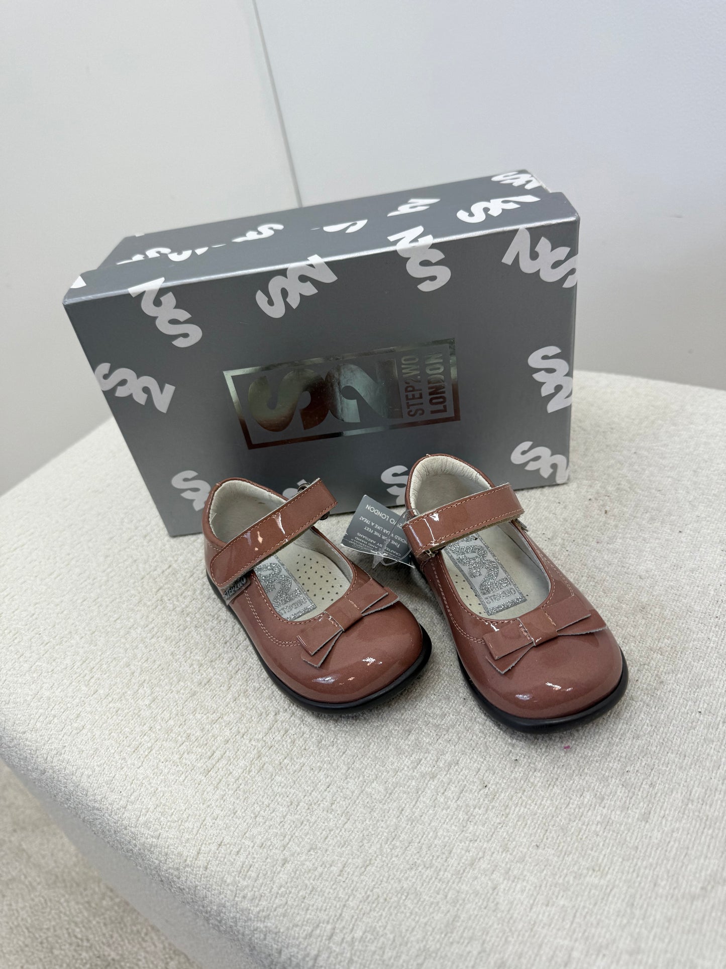 Kids step2wo London Pink Patent Shoe , Brand New EU 20 UK 4