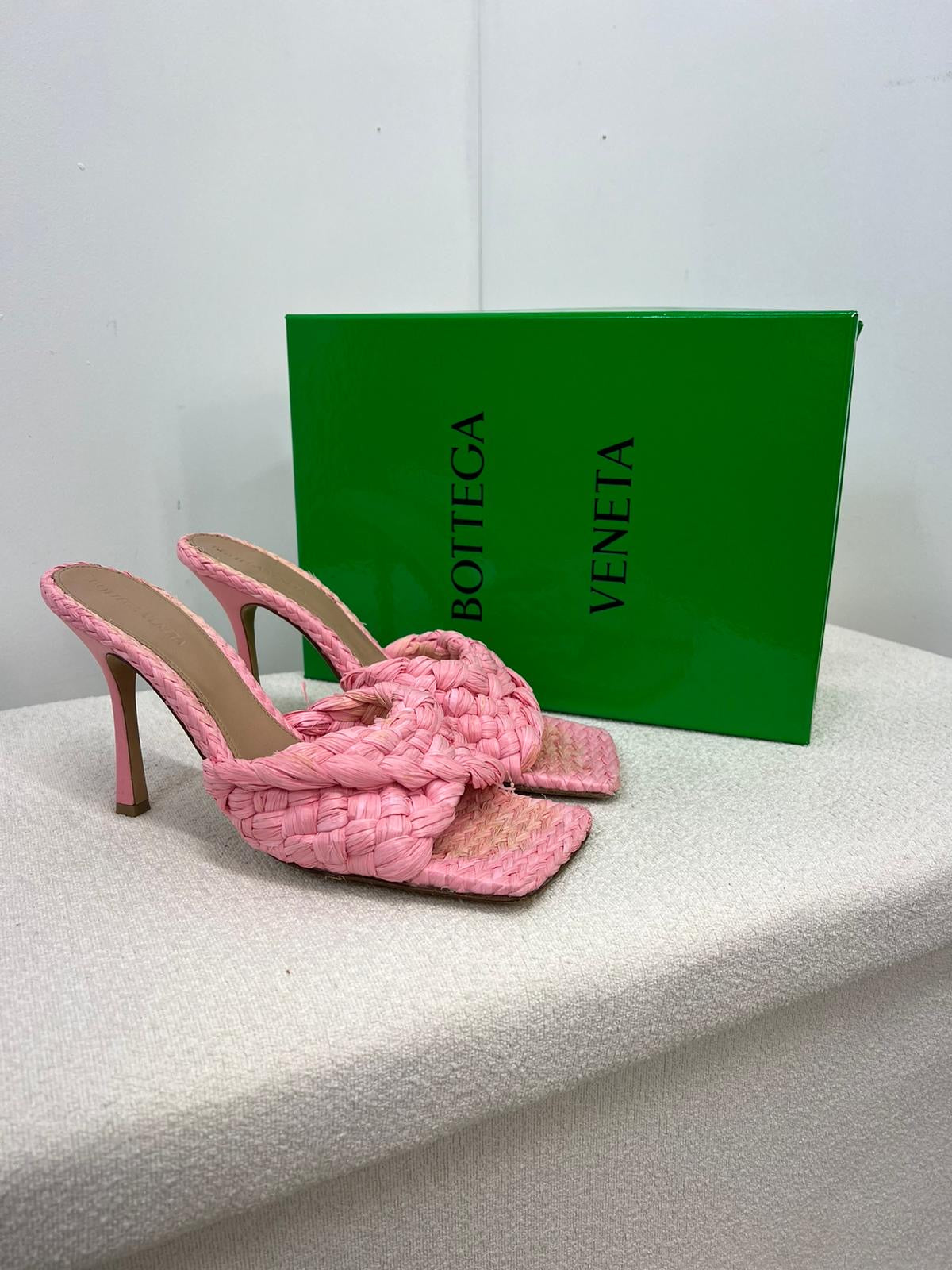 BOTTEGA VENETA Blossom Intrecciato Raffia Thatch Mule Heels - UK 8