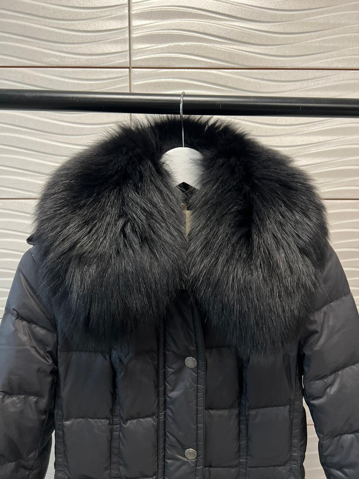 Burberry black quilted down belted jacket with fur collar - UK 6/8